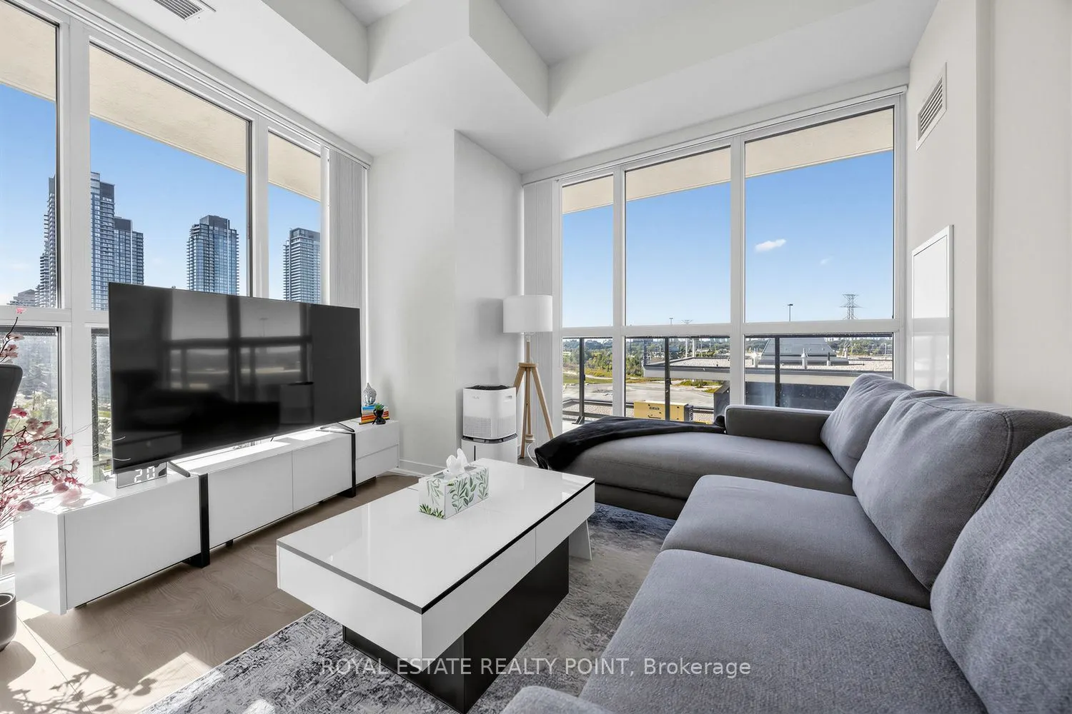 38 Annie Craig Drive #1008
