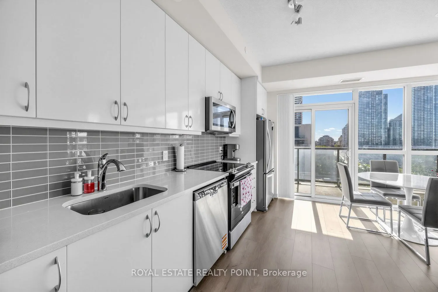 38 Annie Craig Drive #1008