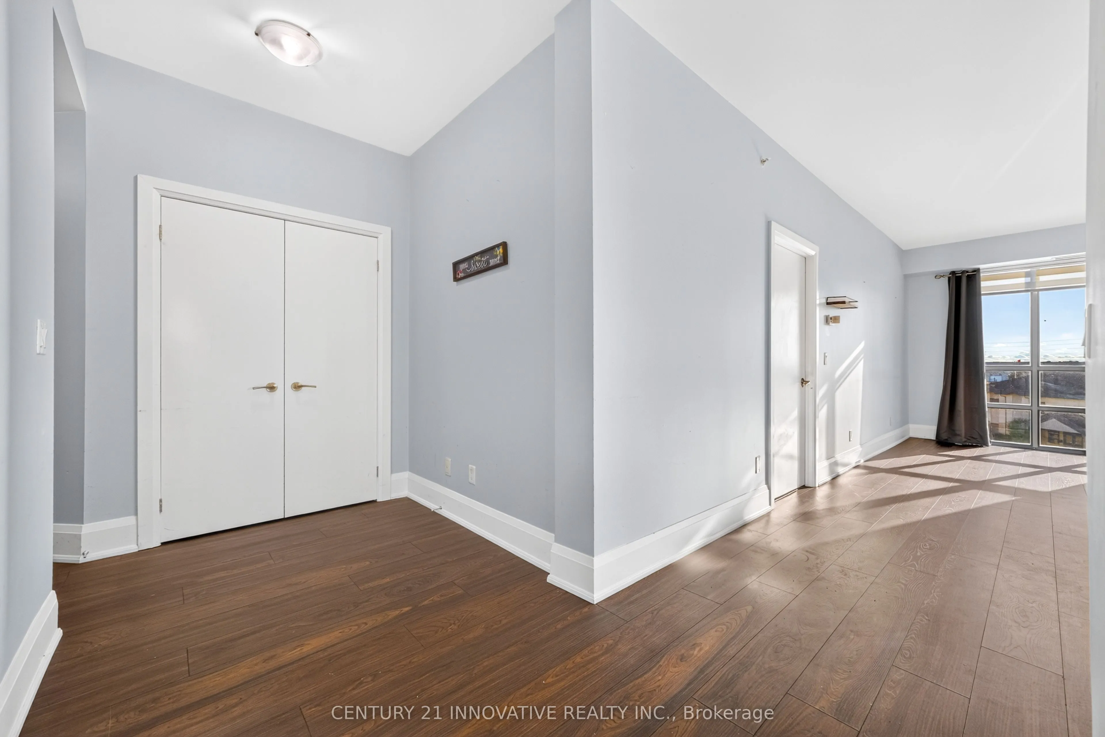 45 Yorkland Boulevard #302