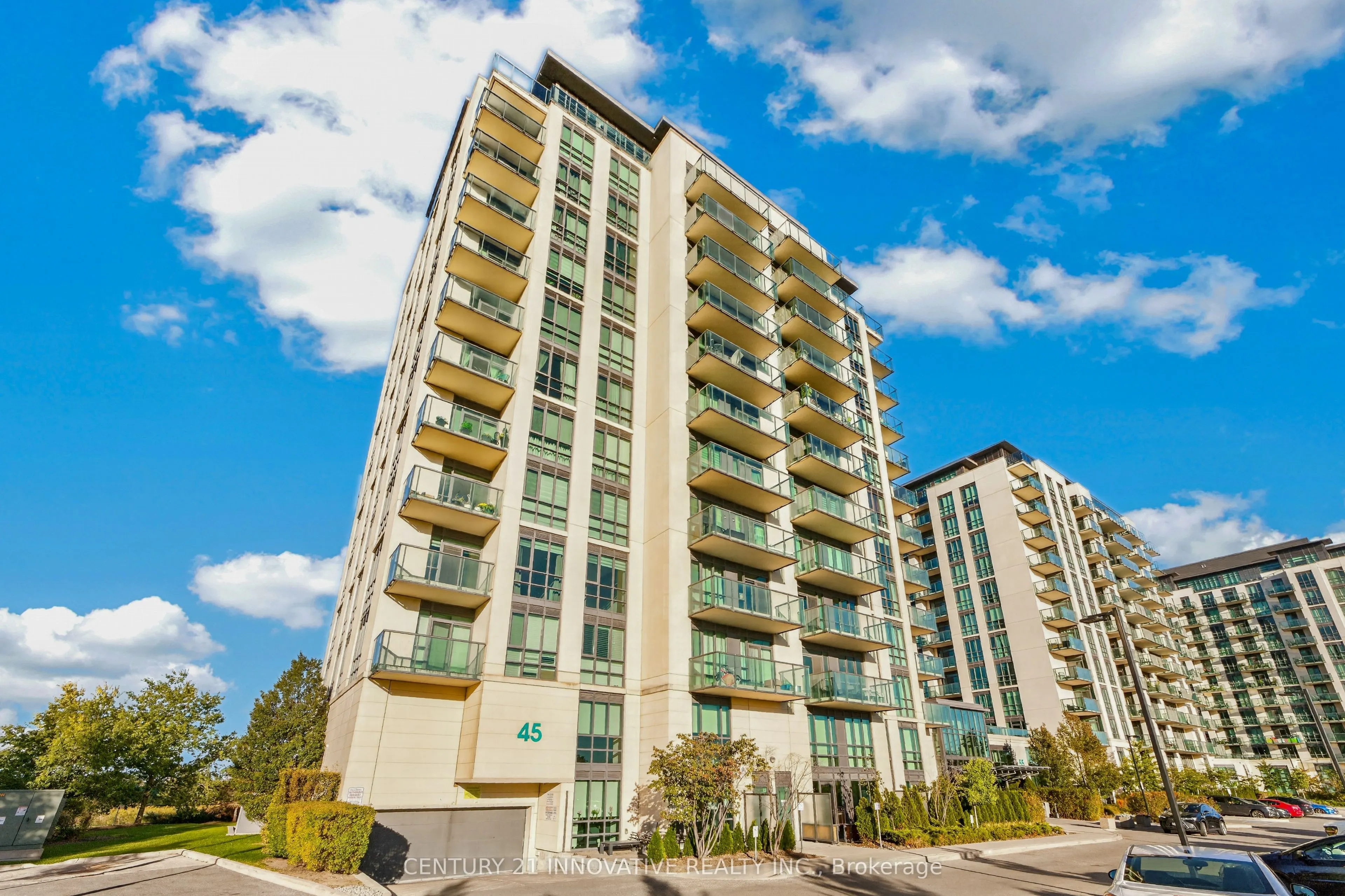 45 Yorkland Boulevard #302