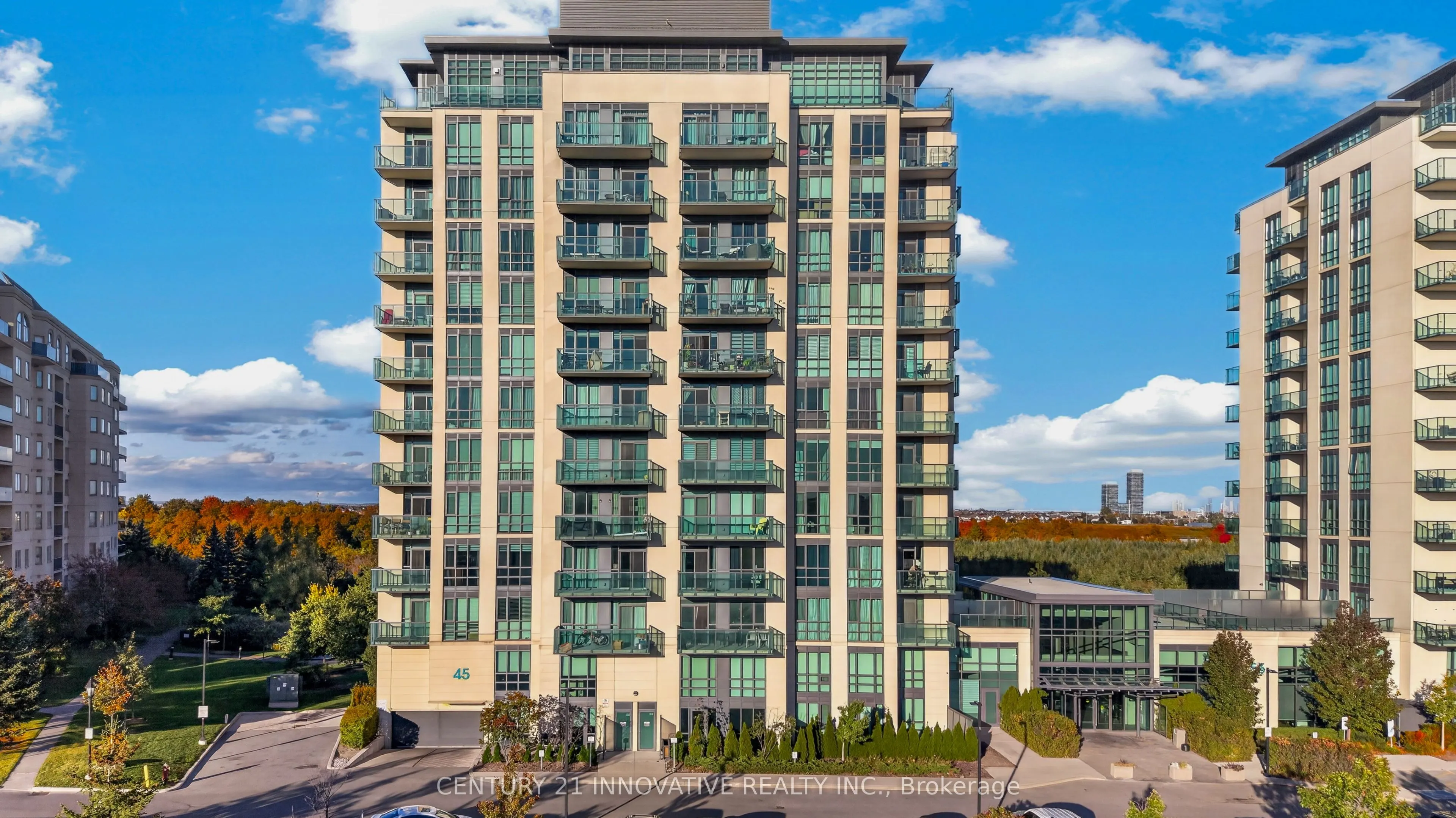 45 Yorkland Boulevard #302