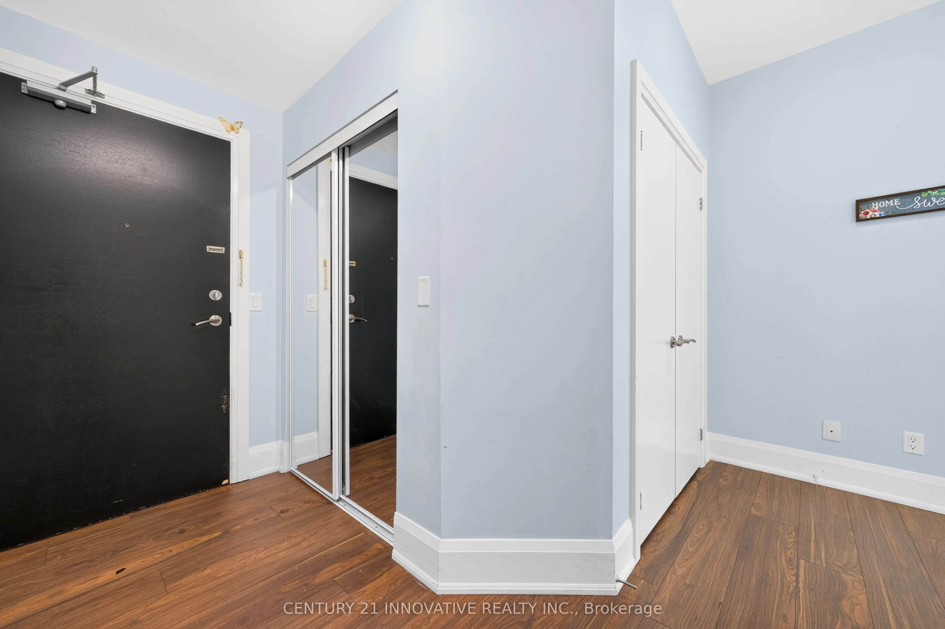 45 Yorkland Boulevard #302