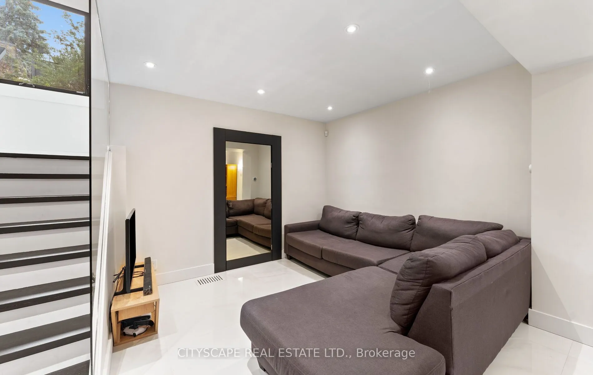 50 South Kingsway