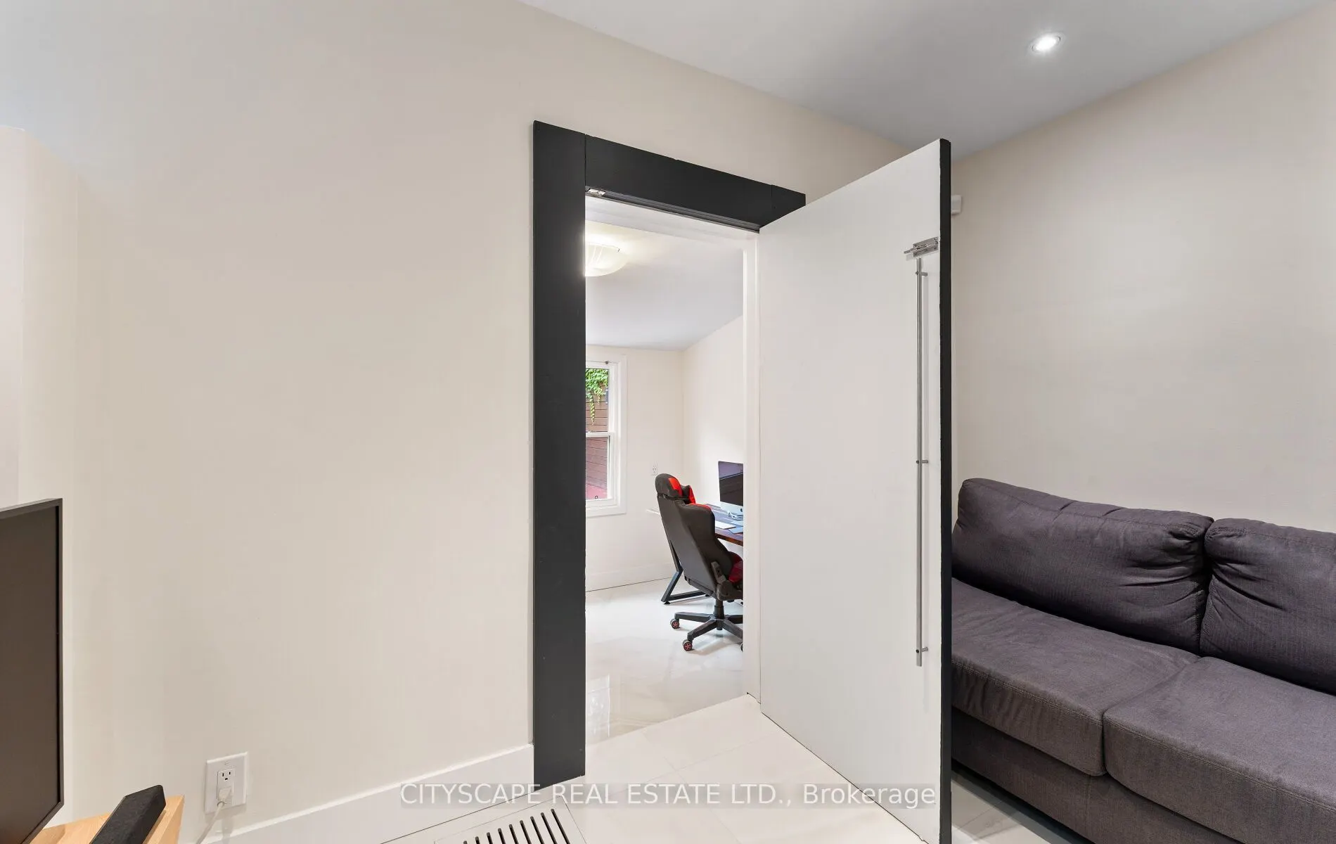 50 South Kingsway
