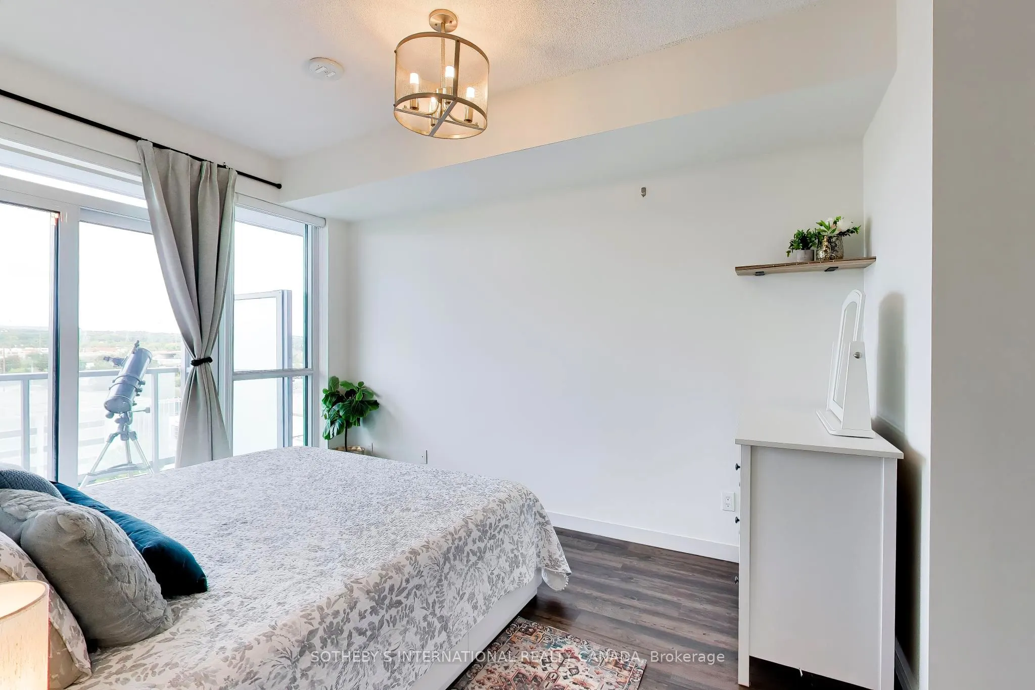 2081 Fairview Street #1009