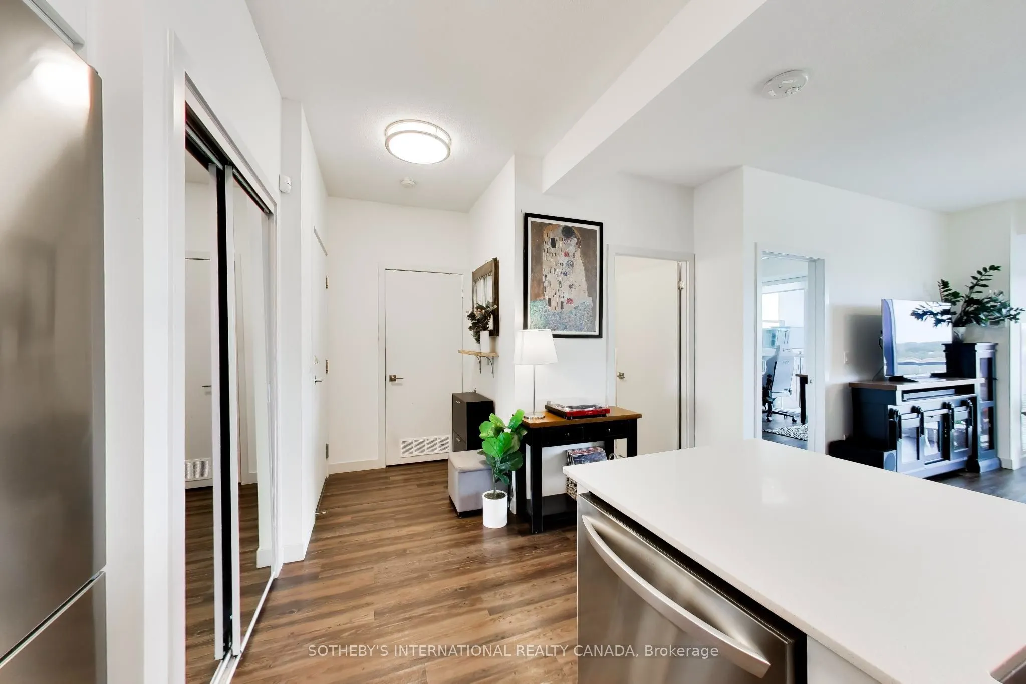2081 Fairview Street #1009