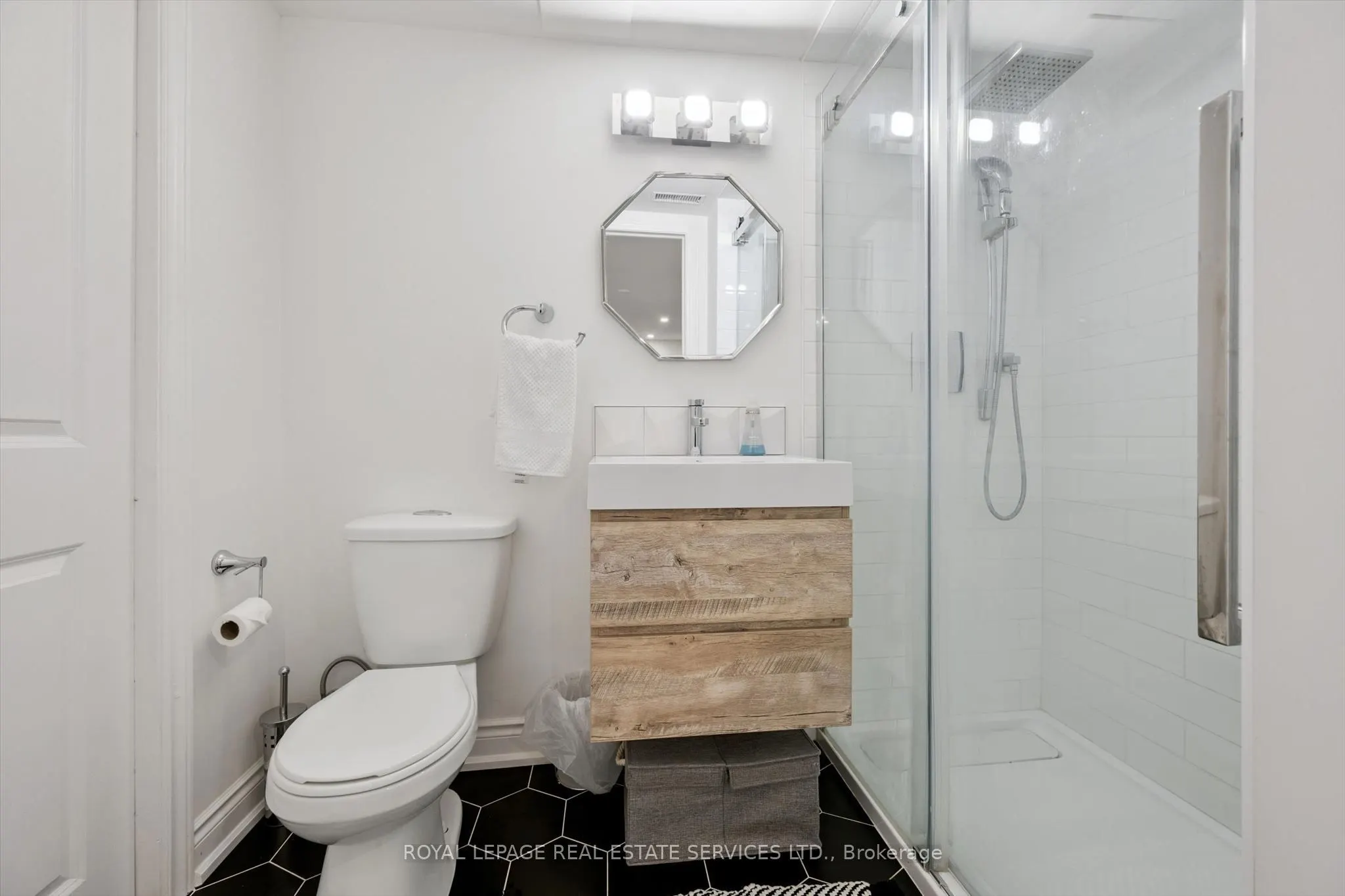 360 River Oaks Boulevard W