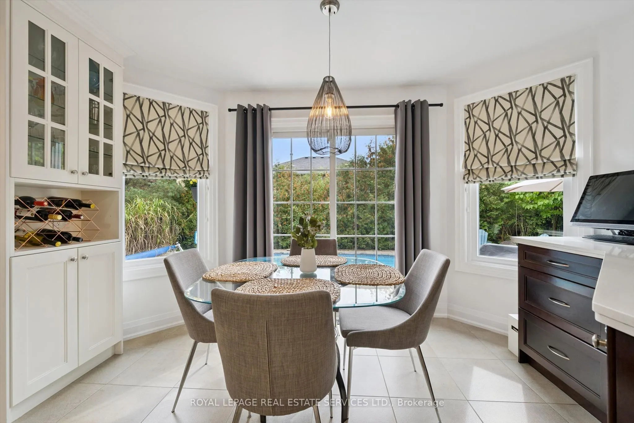 360 River Oaks Boulevard W