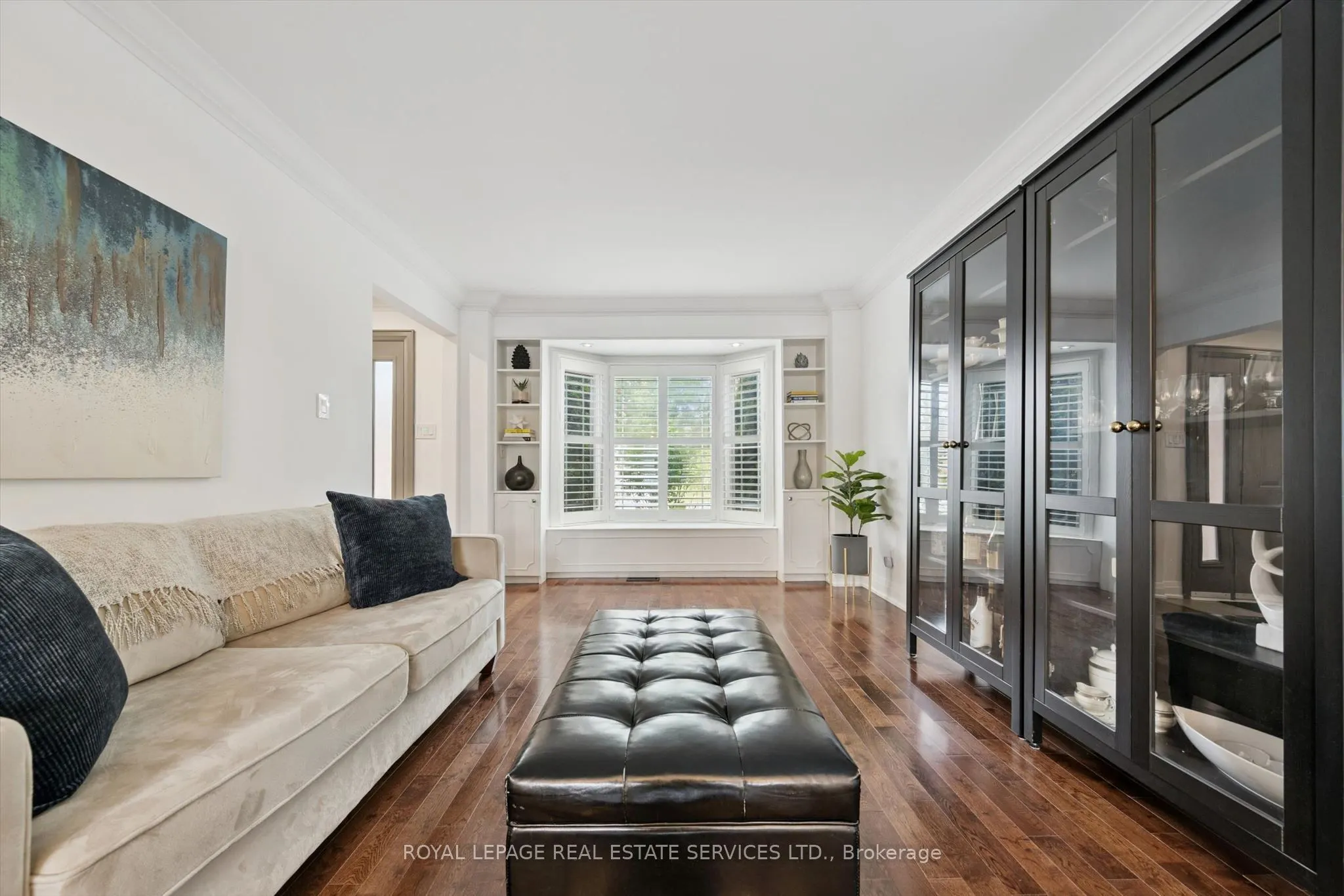 360 River Oaks Boulevard W