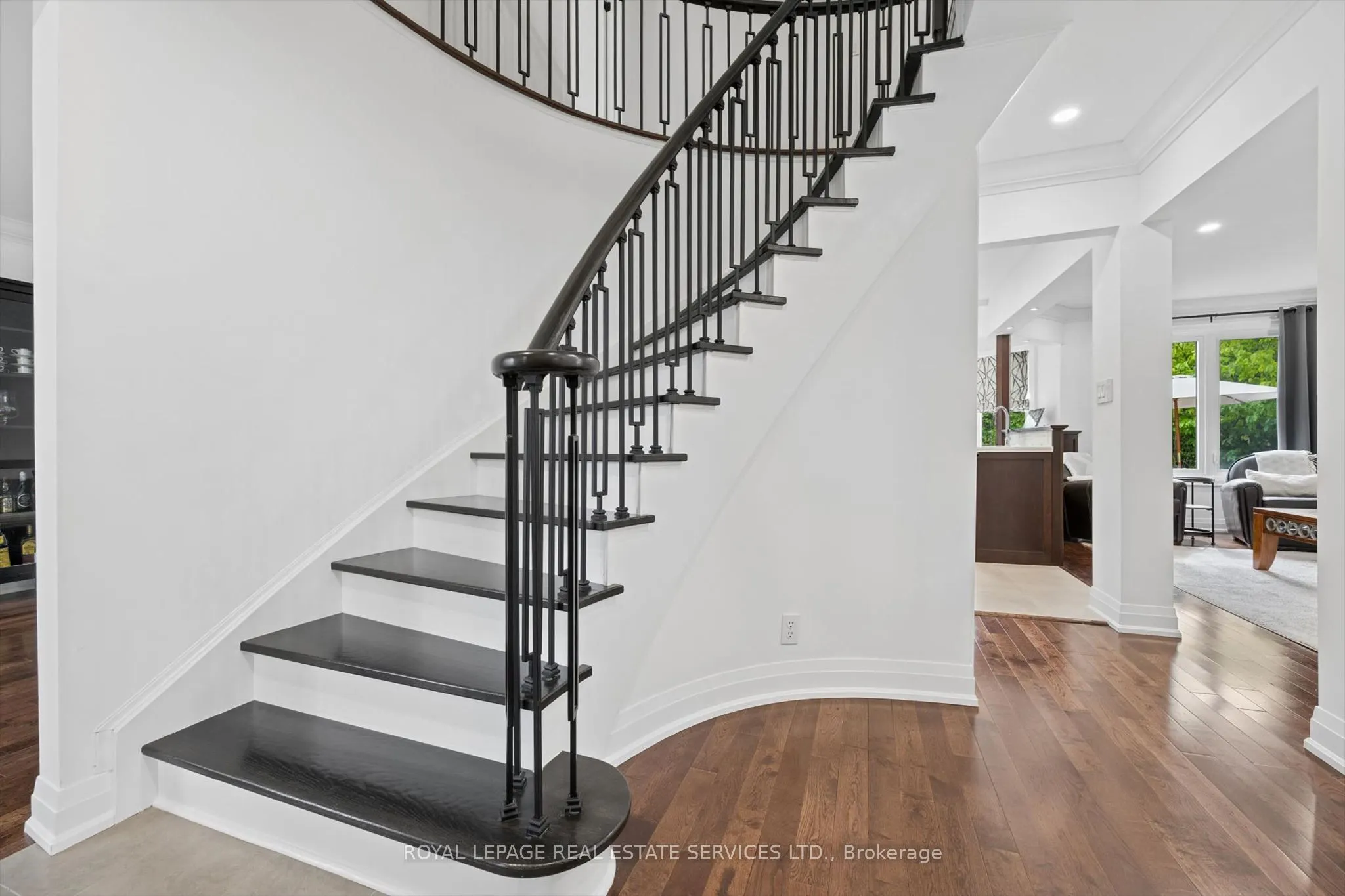 360 River Oaks Boulevard W