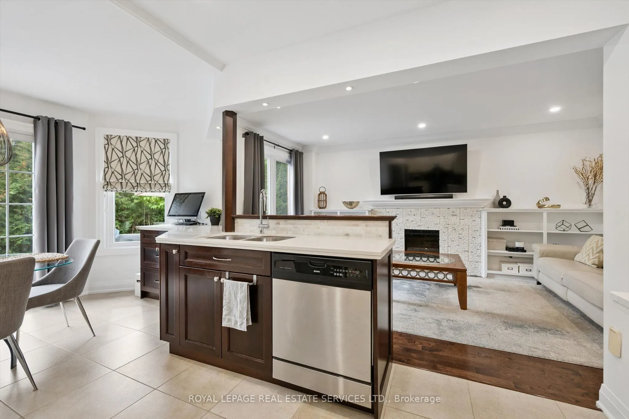360 River Oaks Boulevard W