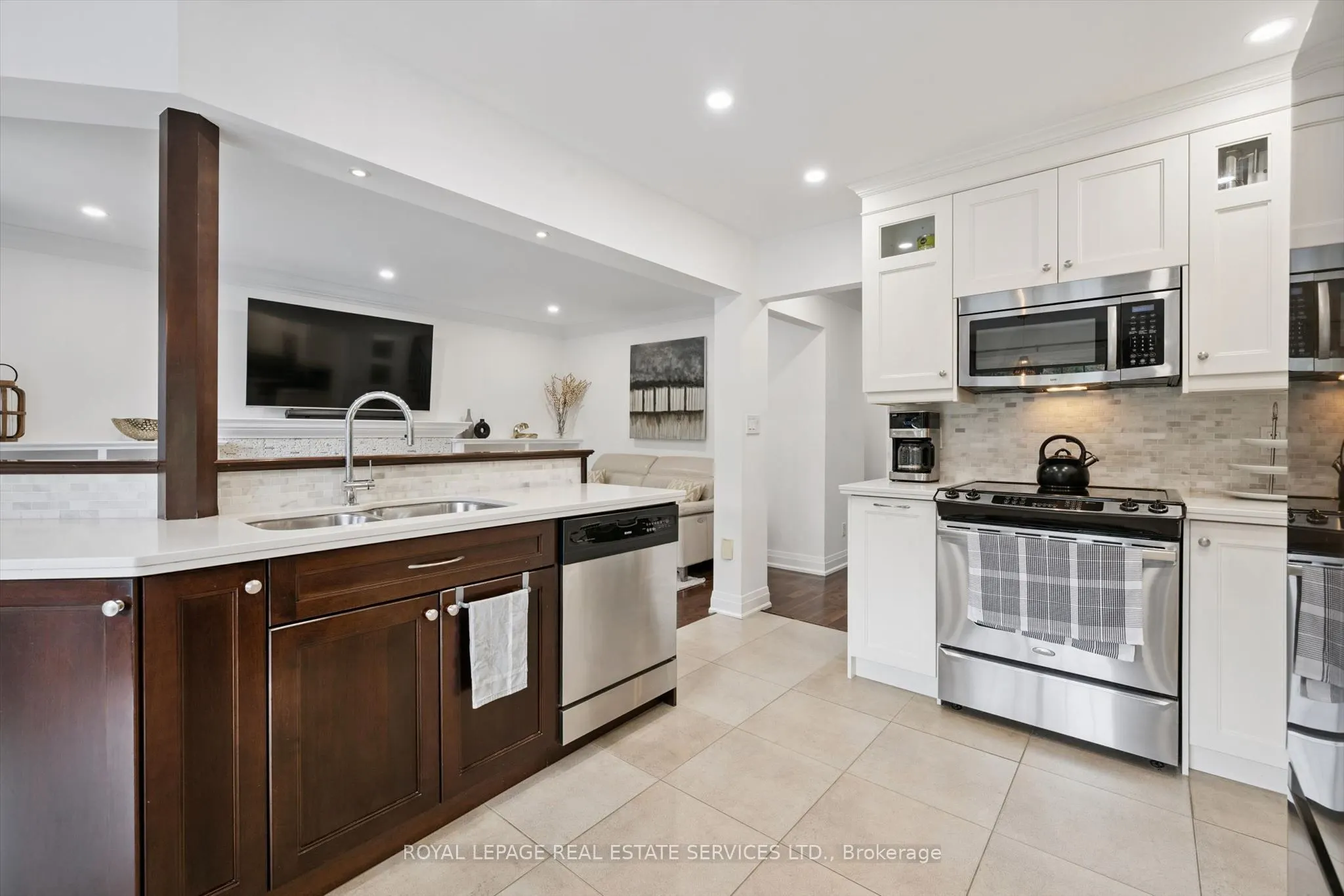 360 River Oaks Boulevard W