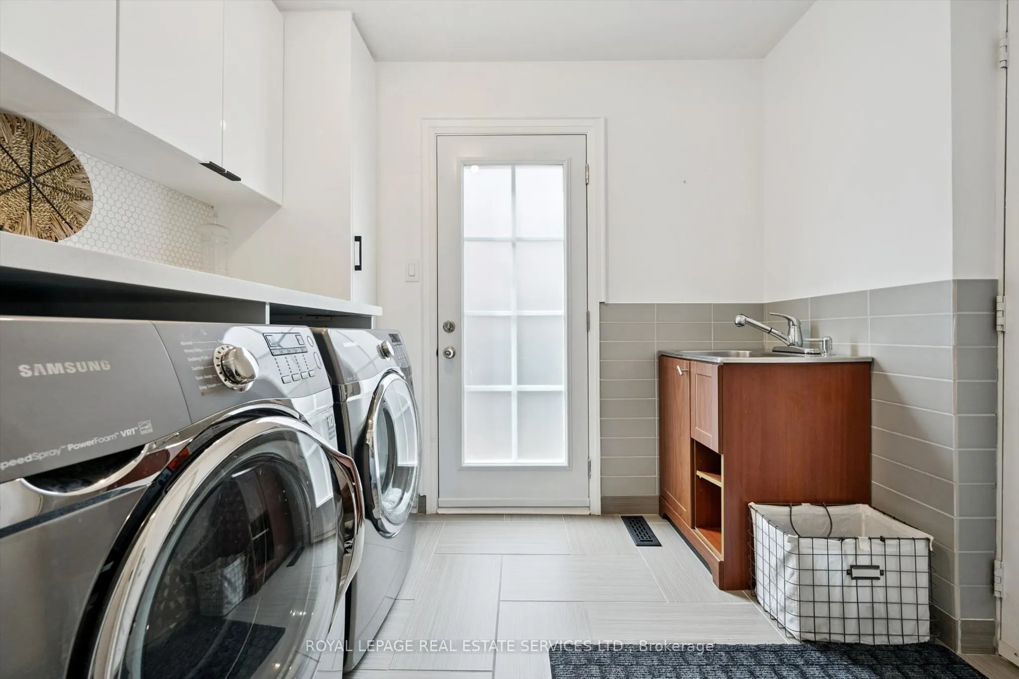 360 River Oaks Boulevard W