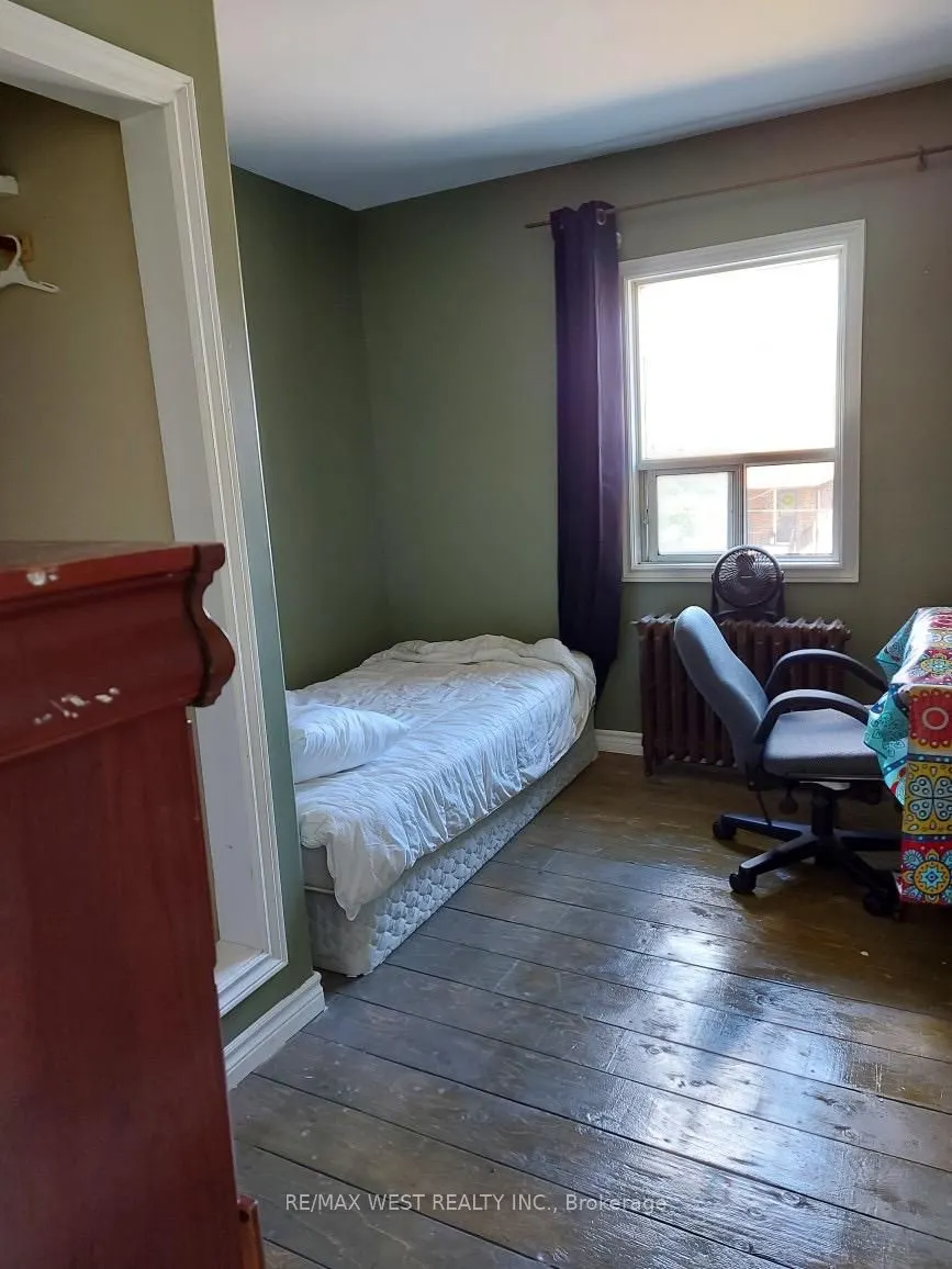 10 Fairbank Avenue