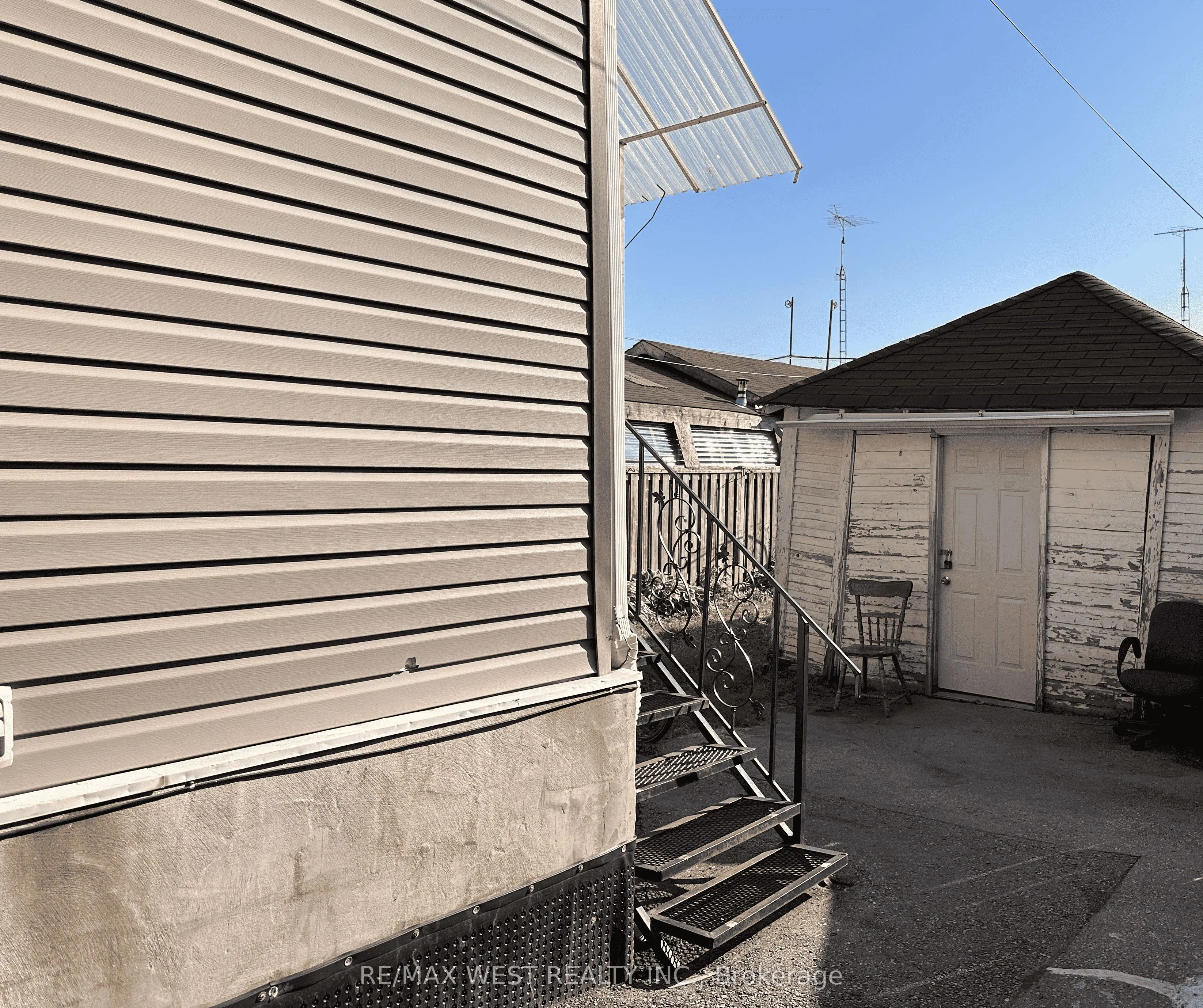 10 Fairbank Avenue