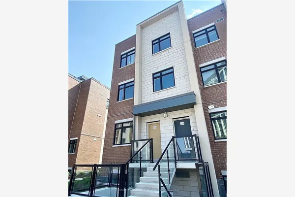 1070 Douglas McCurdy Common #124