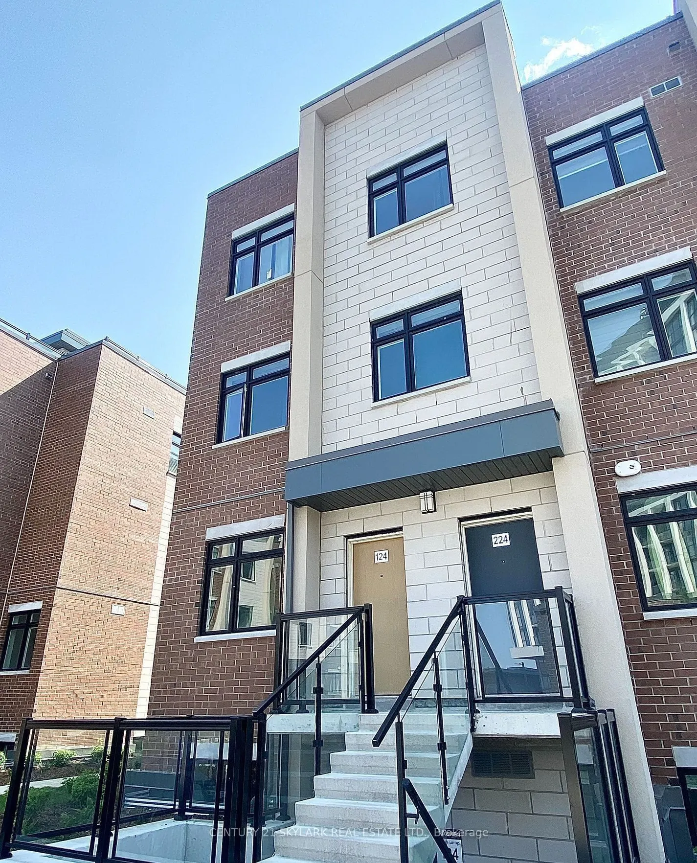1070 Douglas McCurdy Common #124