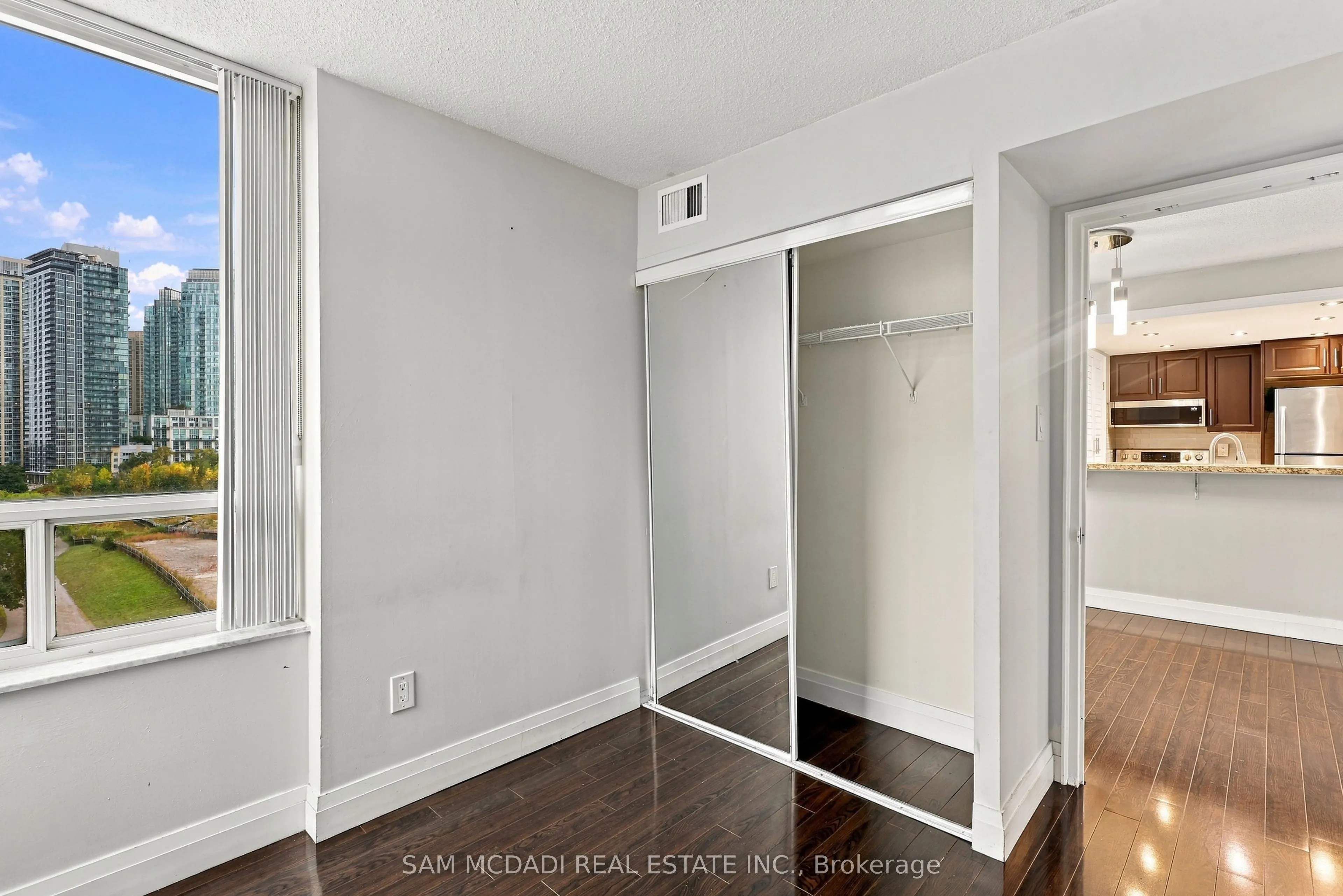 265 Enfield Place #903