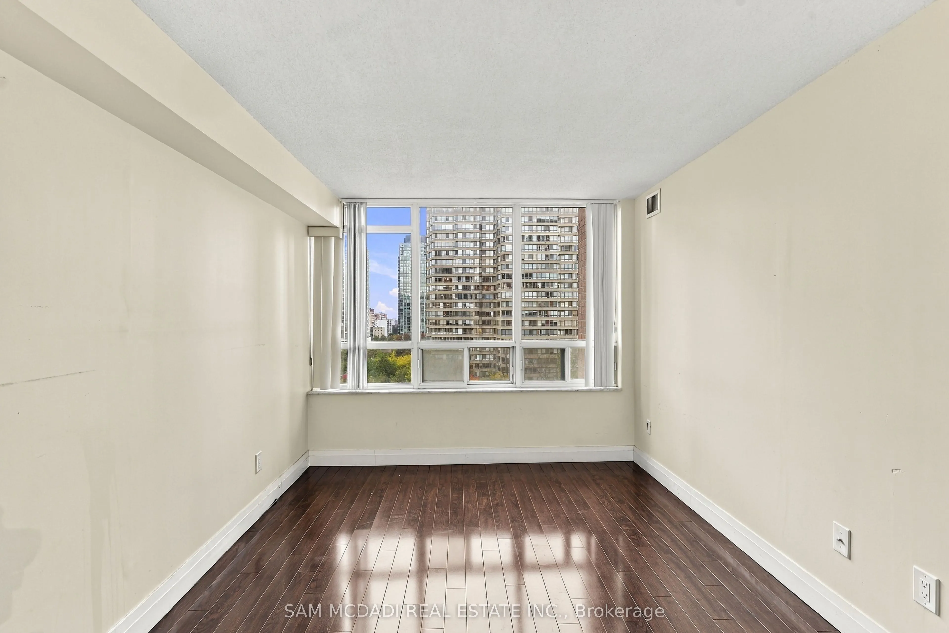 265 Enfield Place #903
