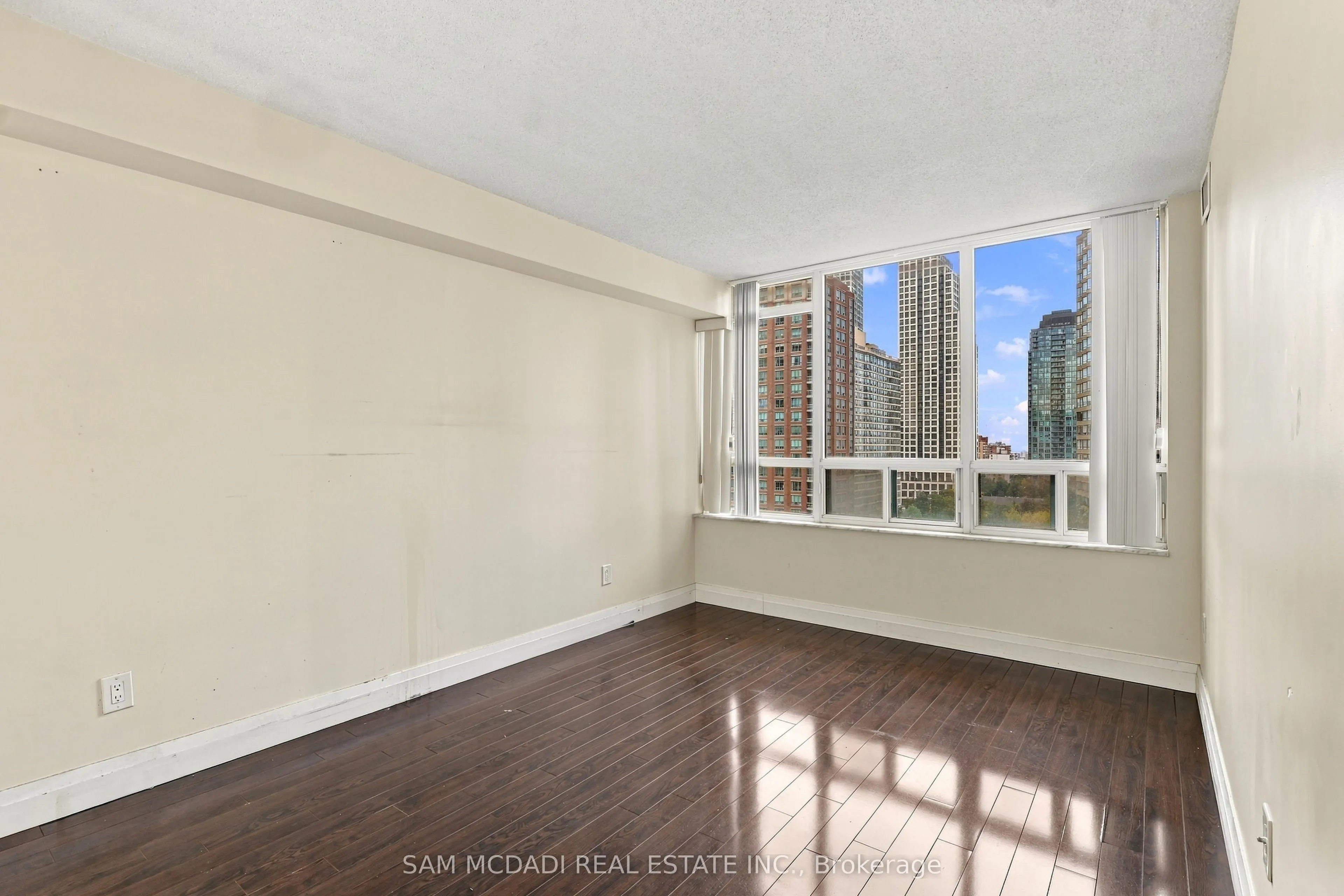 265 Enfield Place #903