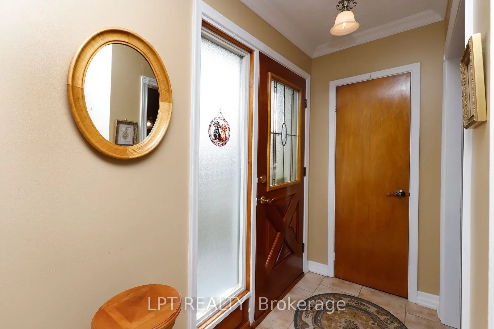 37 McGilvray Crescent W