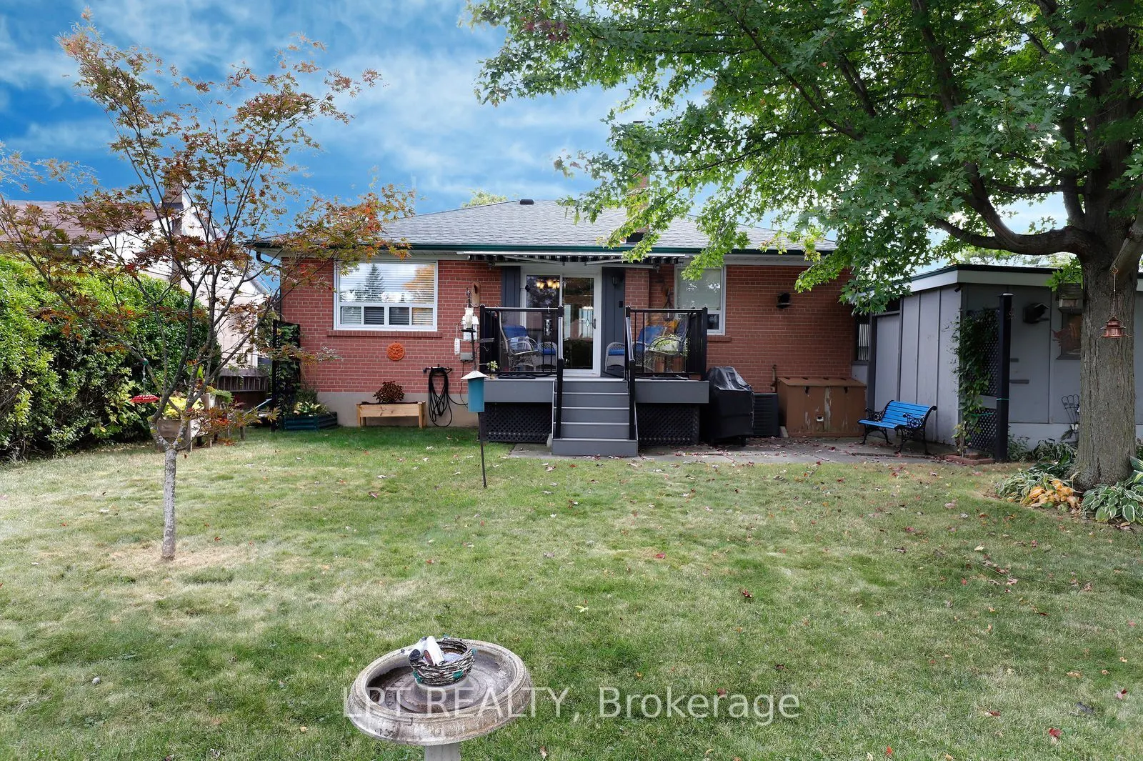 37 McGilvray Crescent W