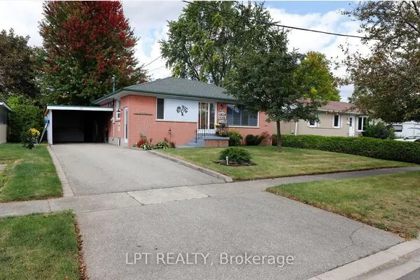37 McGilvray Crescent W