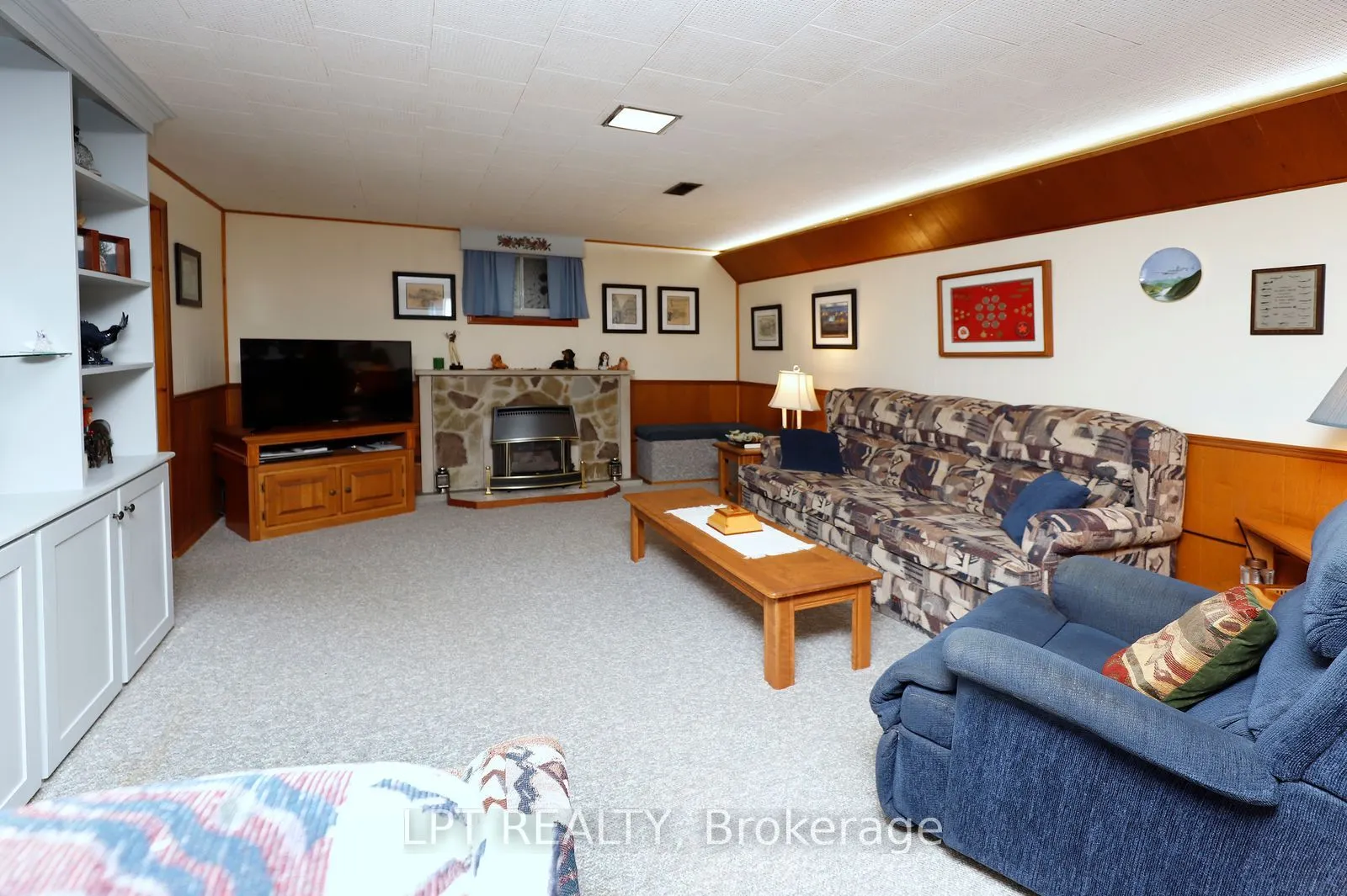 37 McGilvray Crescent W
