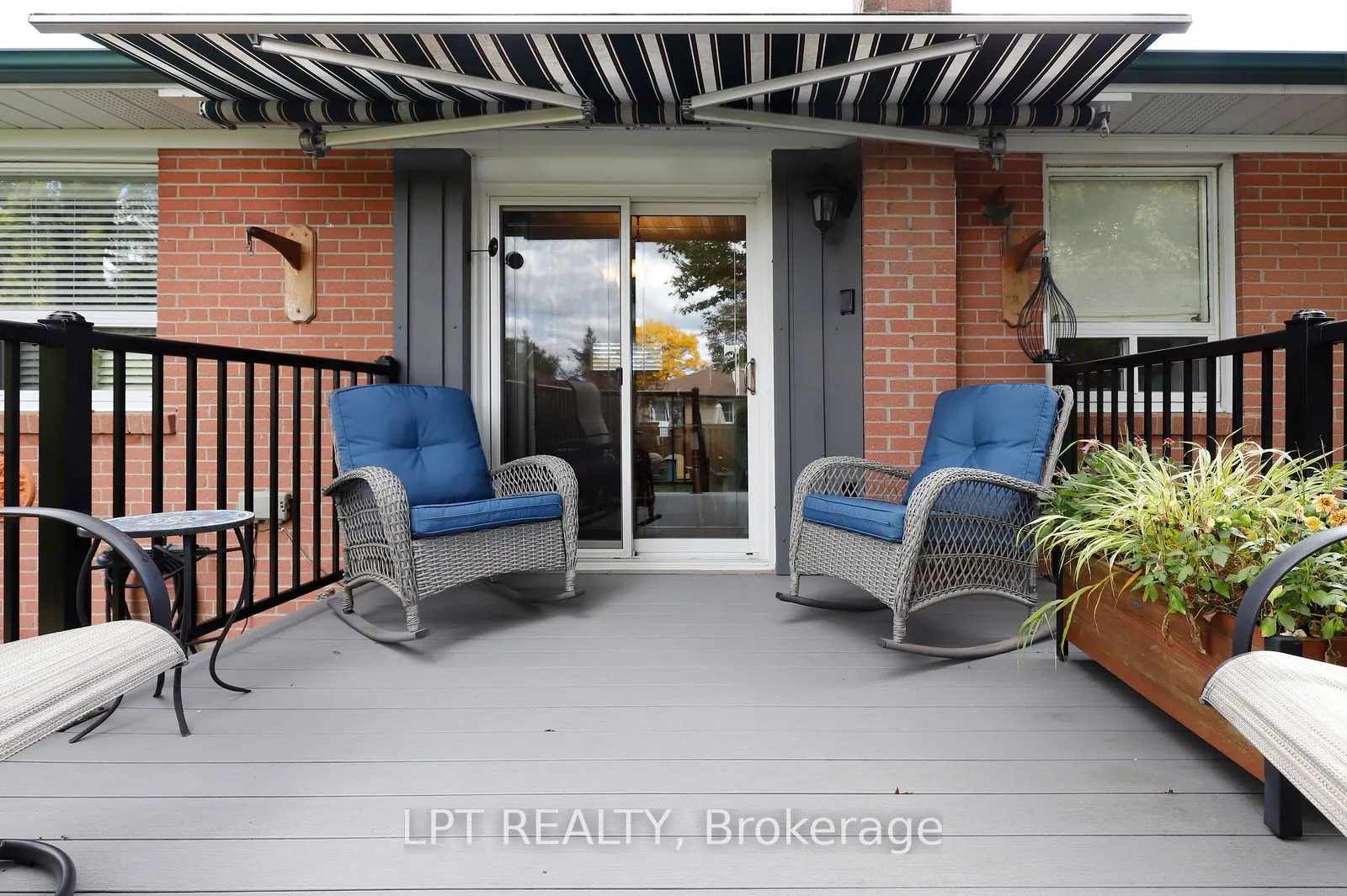 37 McGilvray Crescent W