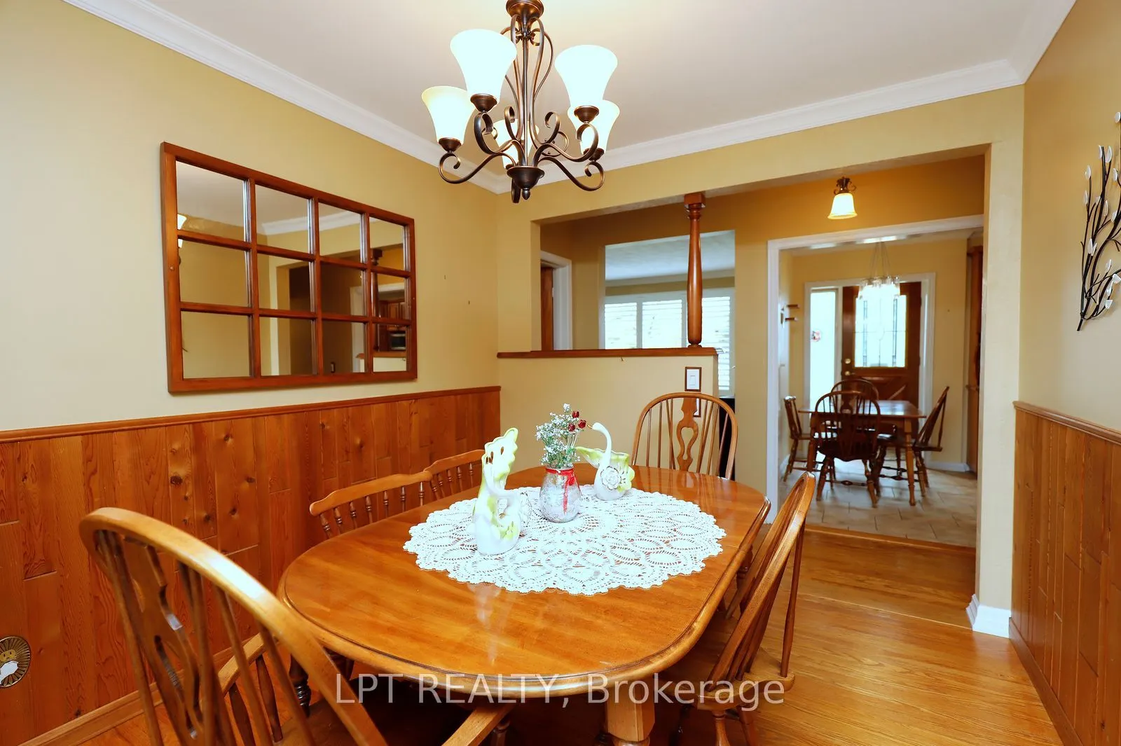 37 McGilvray Crescent W