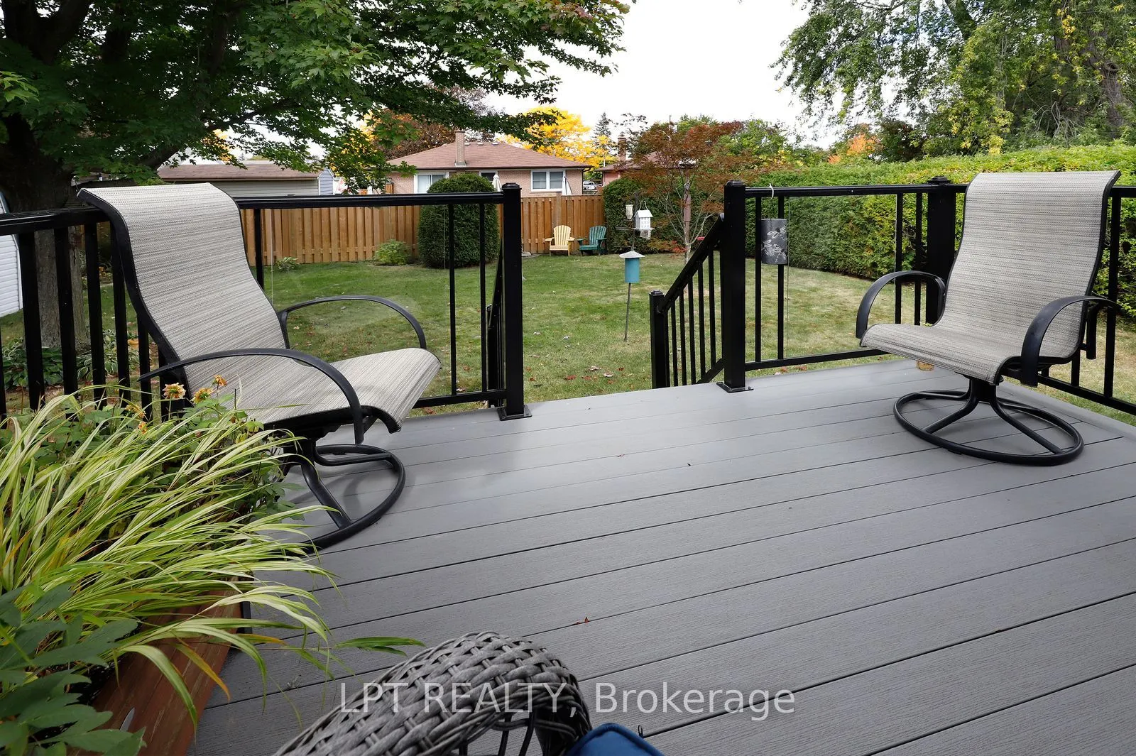 37 McGilvray Crescent W