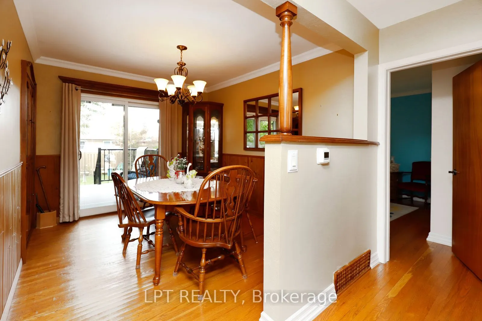 37 McGilvray Crescent W