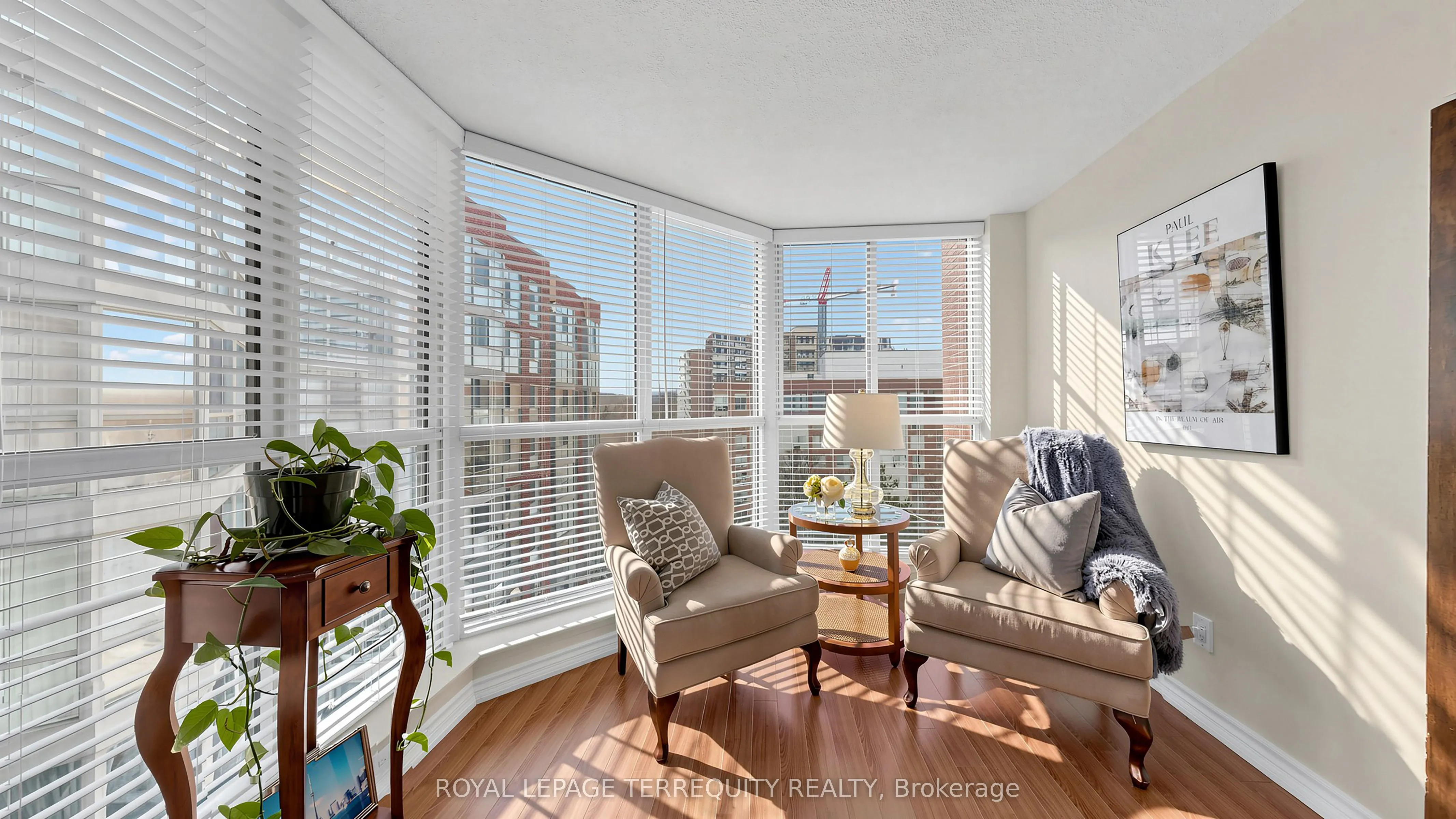 22 Southport Street #833
