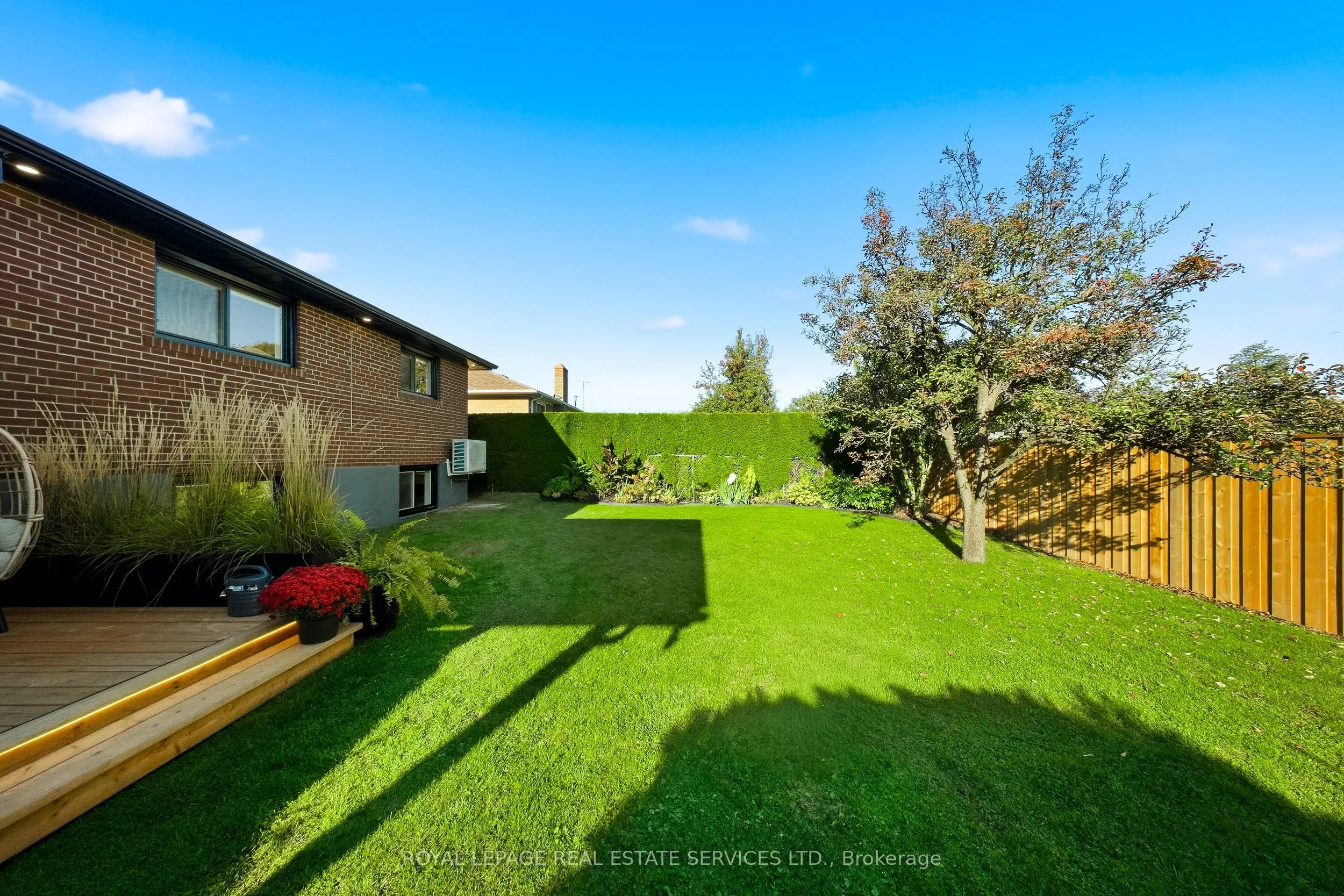 655 Netherton Crescent