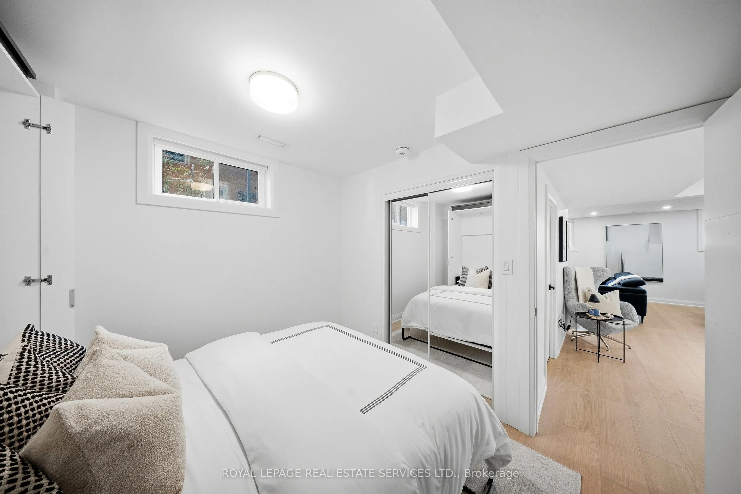 655 Netherton Crescent