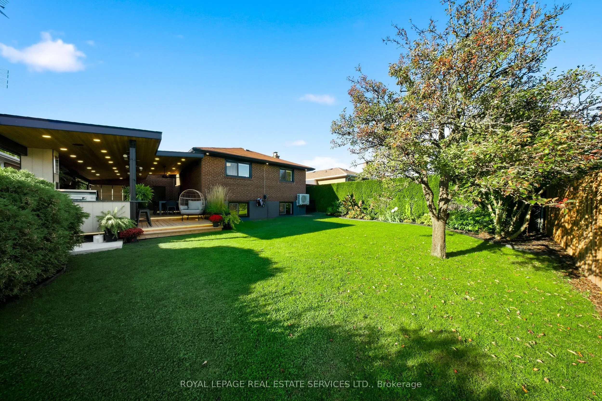 655 Netherton Crescent