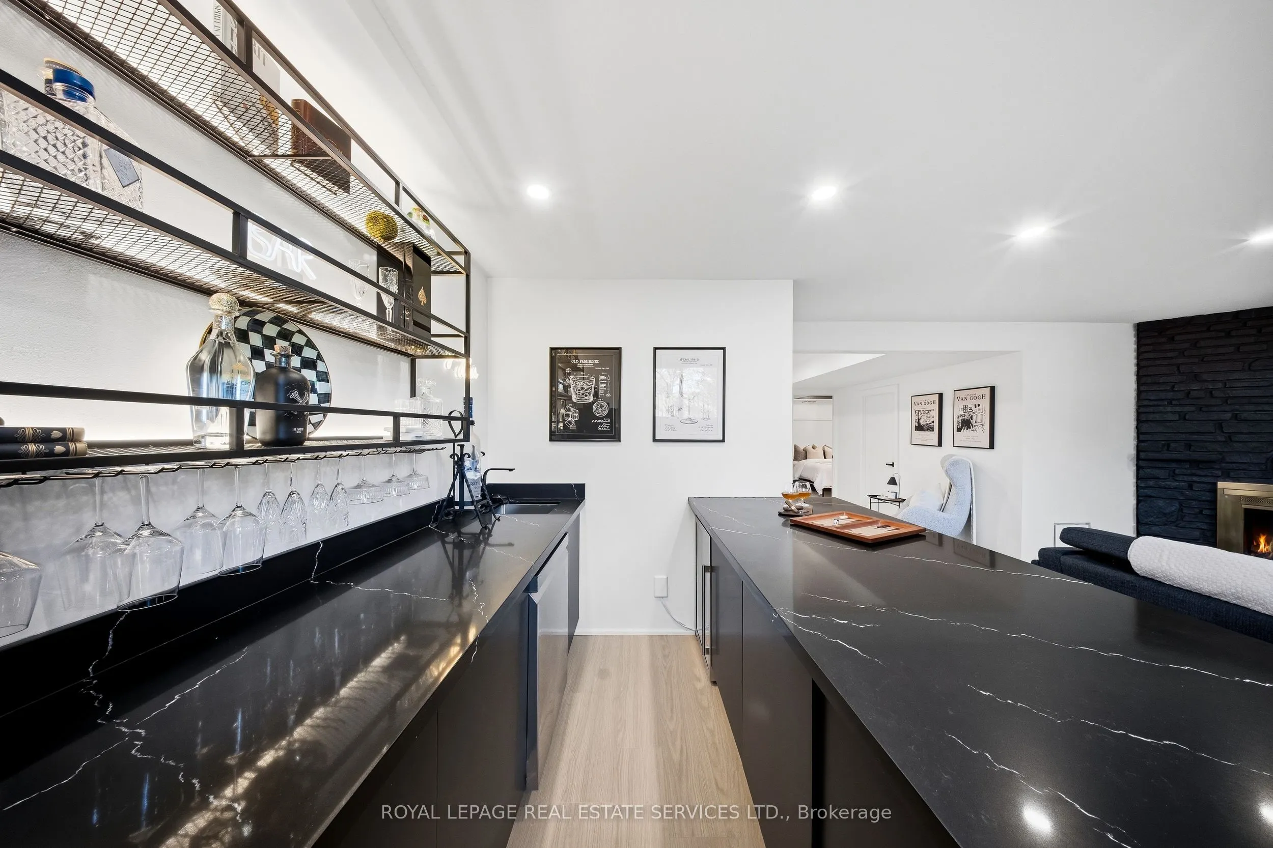 655 Netherton Crescent