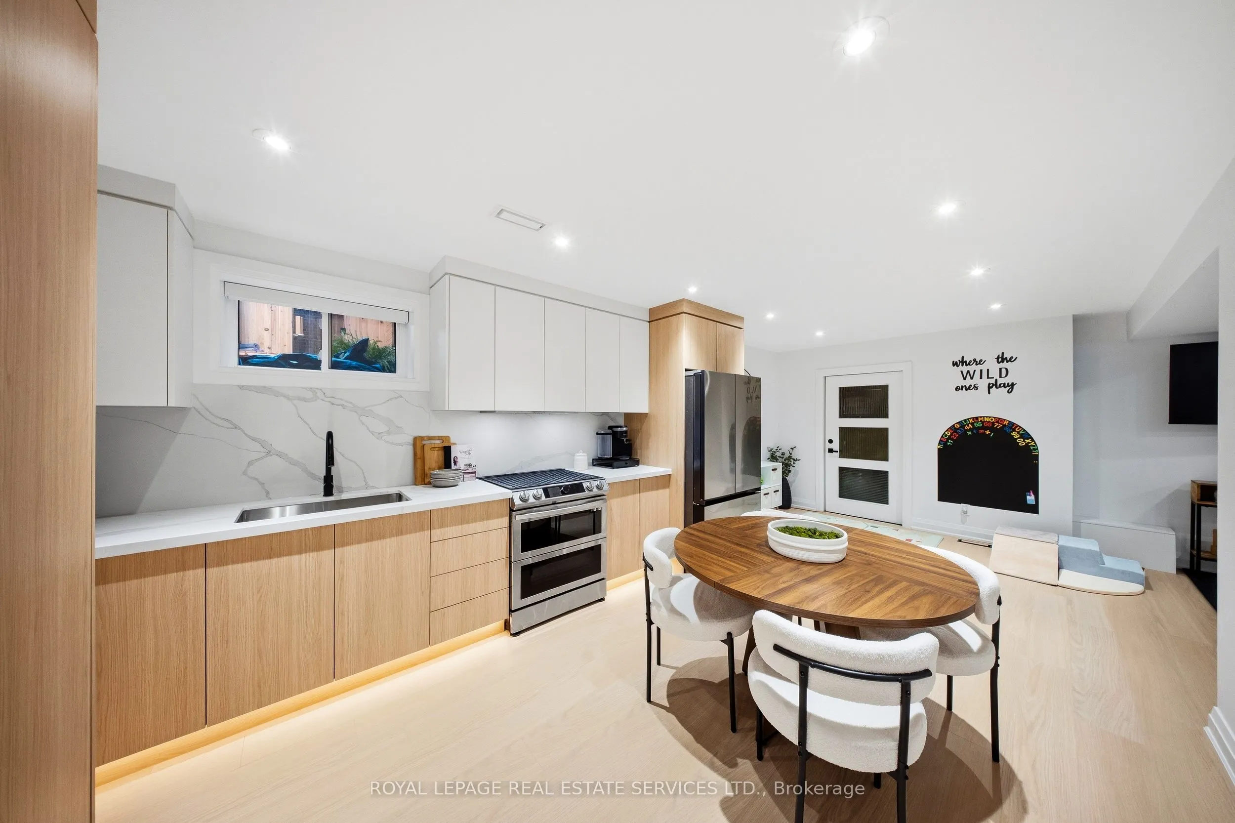 655 Netherton Crescent