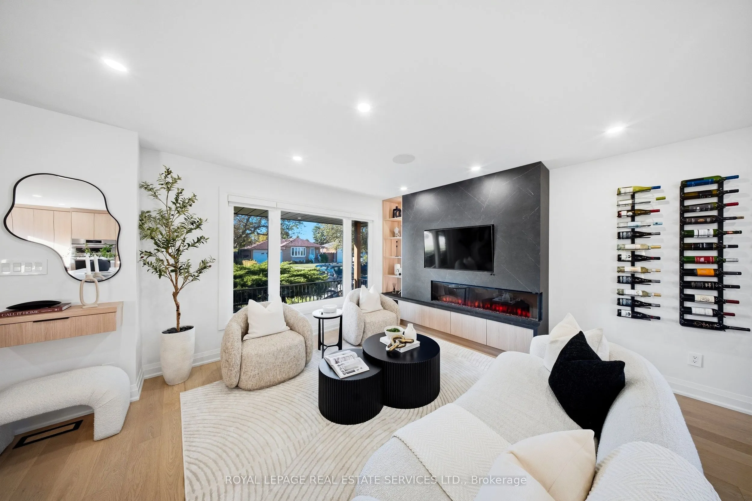 655 Netherton Crescent