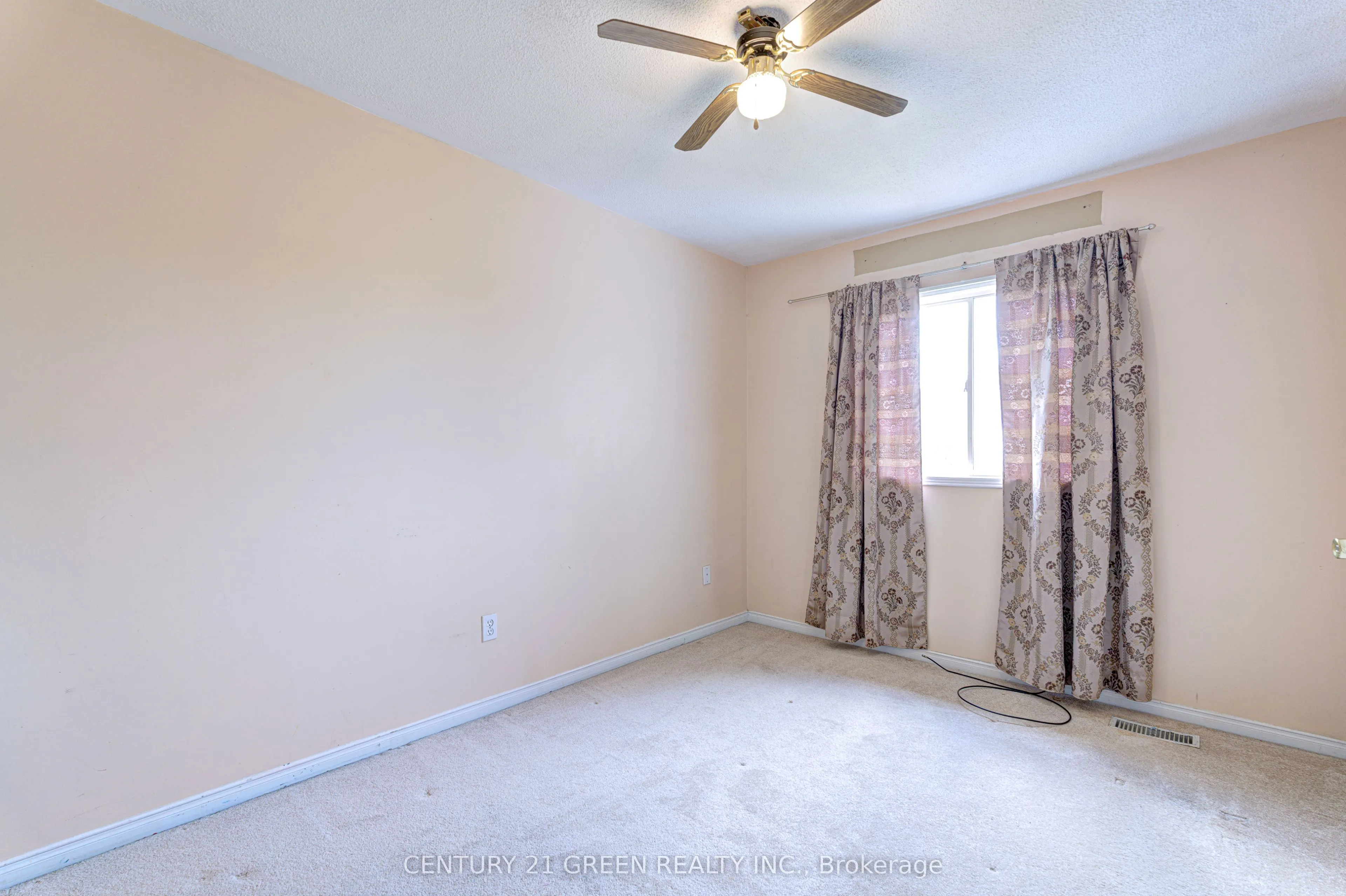 3 Desert Sand Drive