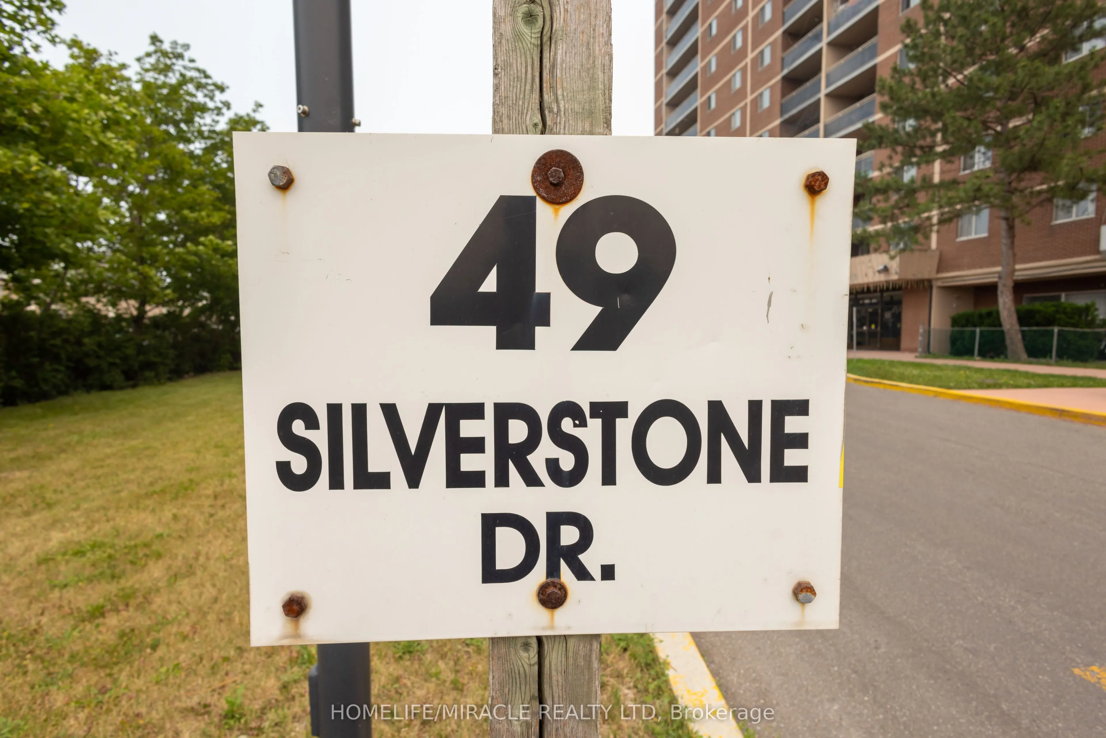 49 Silverstone Drive #1007