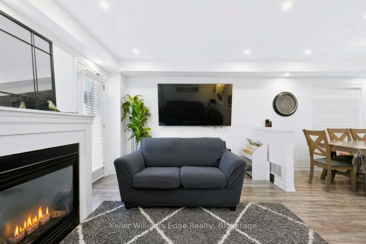 5549 Katy Gate