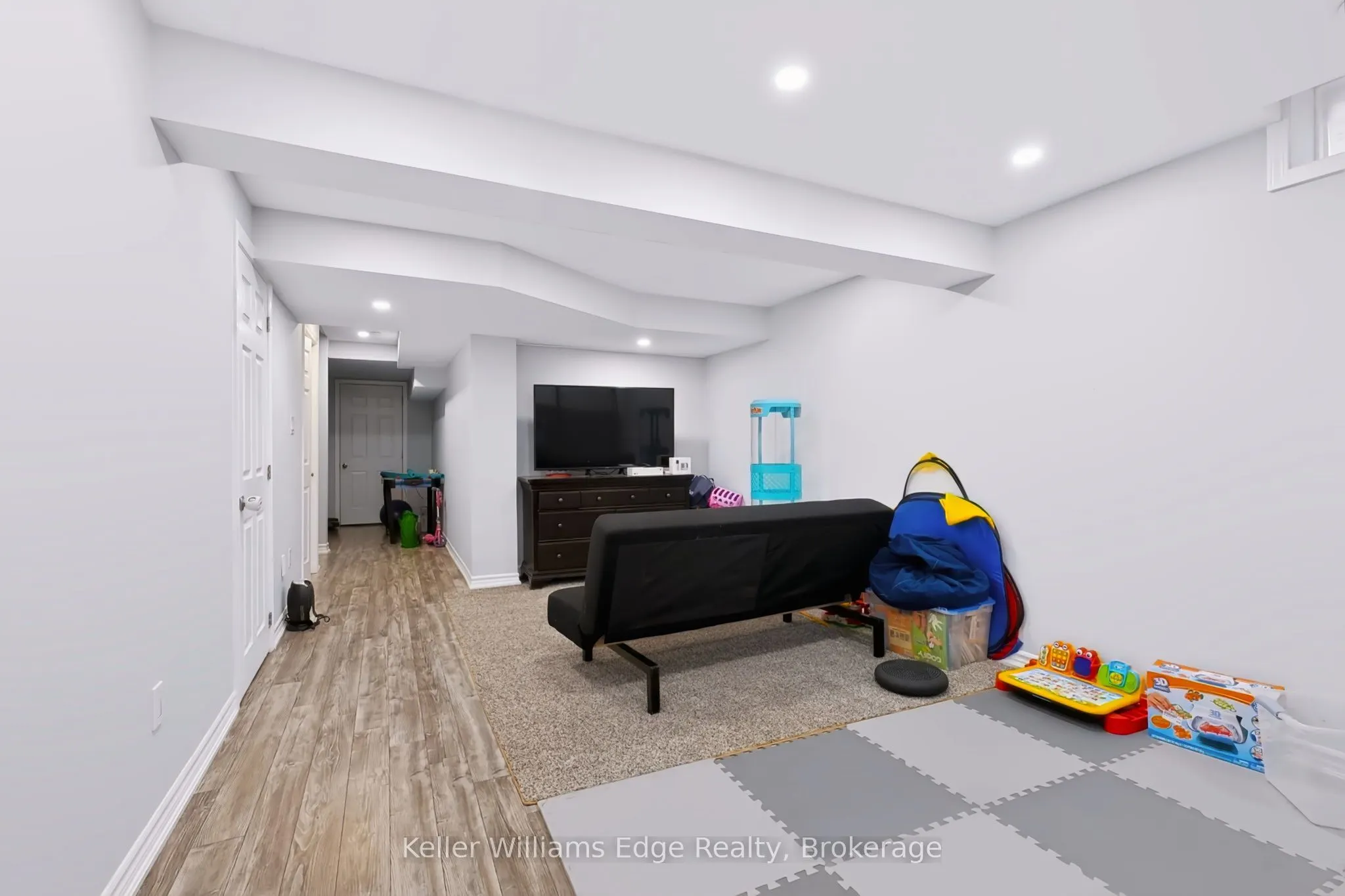5549 Katy Gate