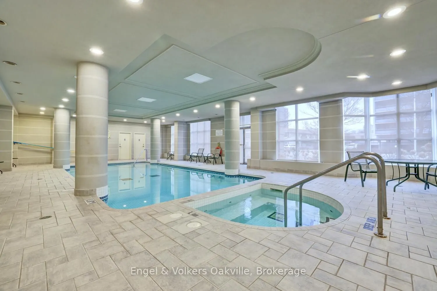 442 Maple Avenue #1402