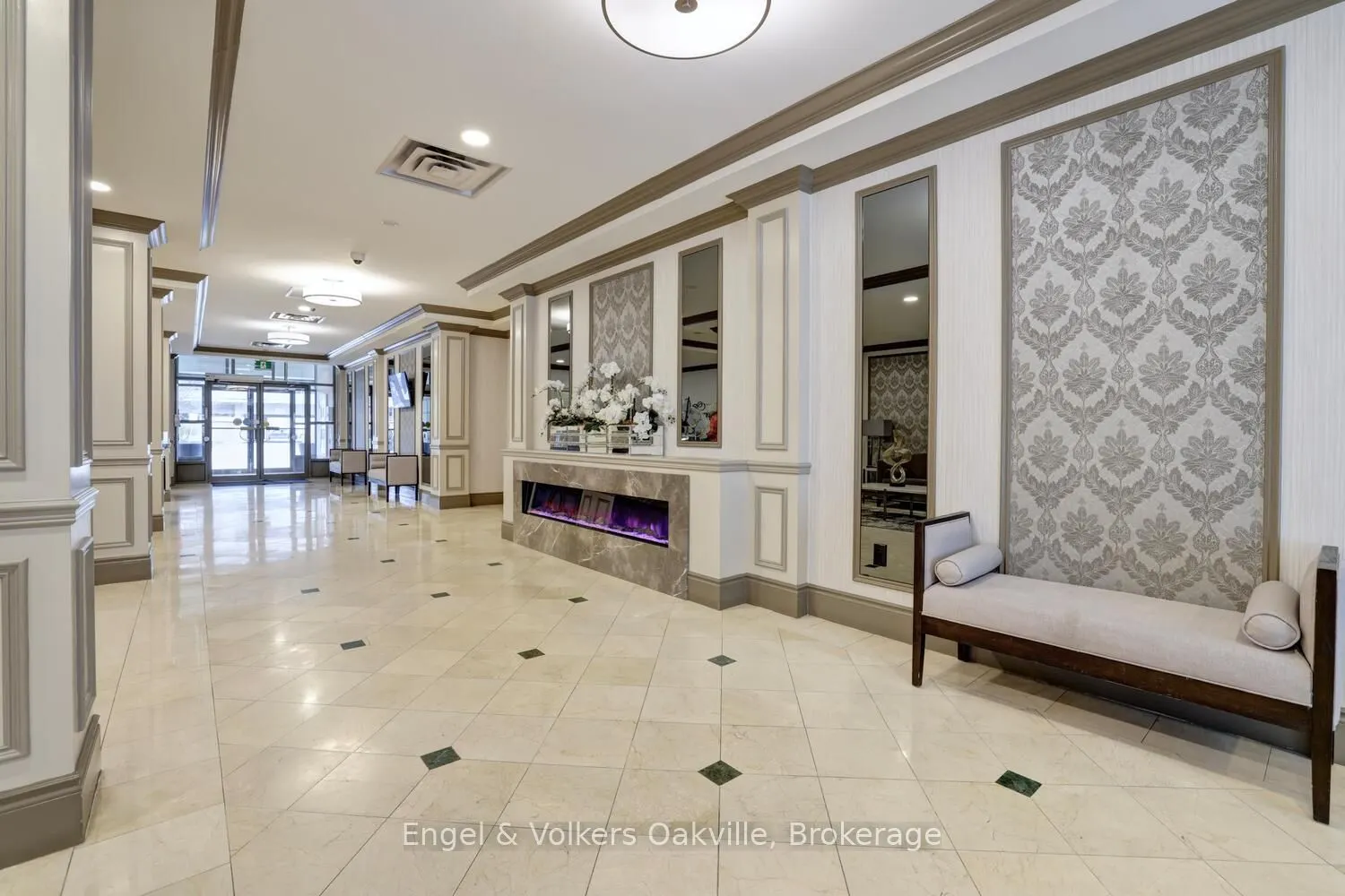 442 Maple Avenue #1402