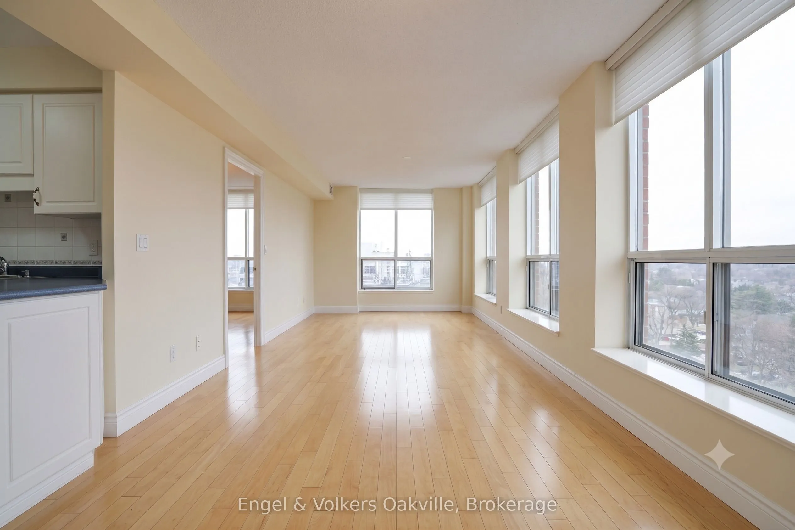 442 Maple Avenue #1402