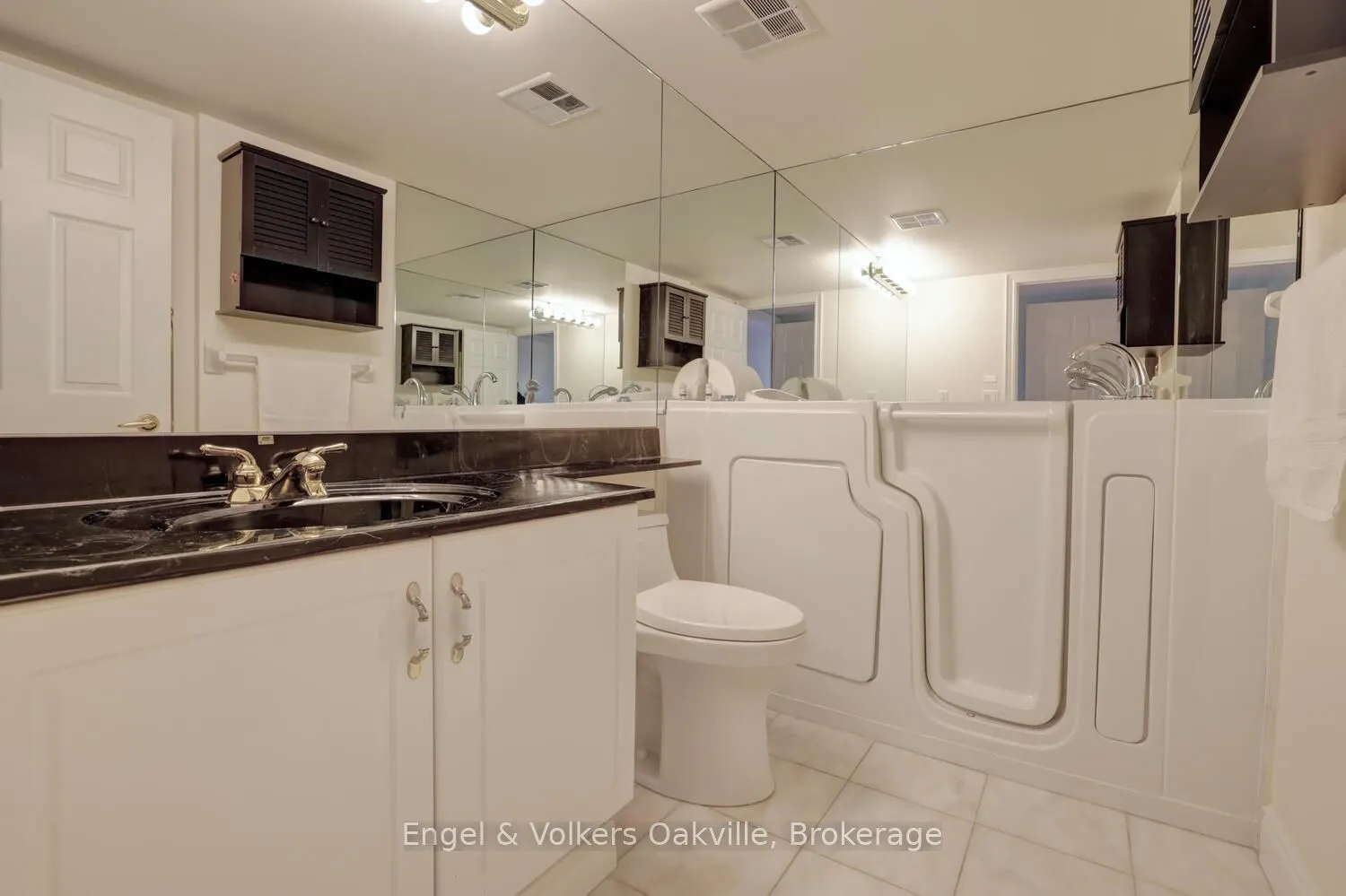 442 Maple Avenue #1402