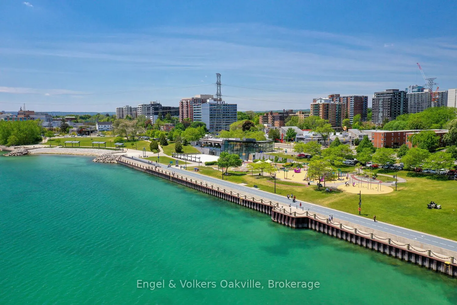 442 Maple Avenue #1402