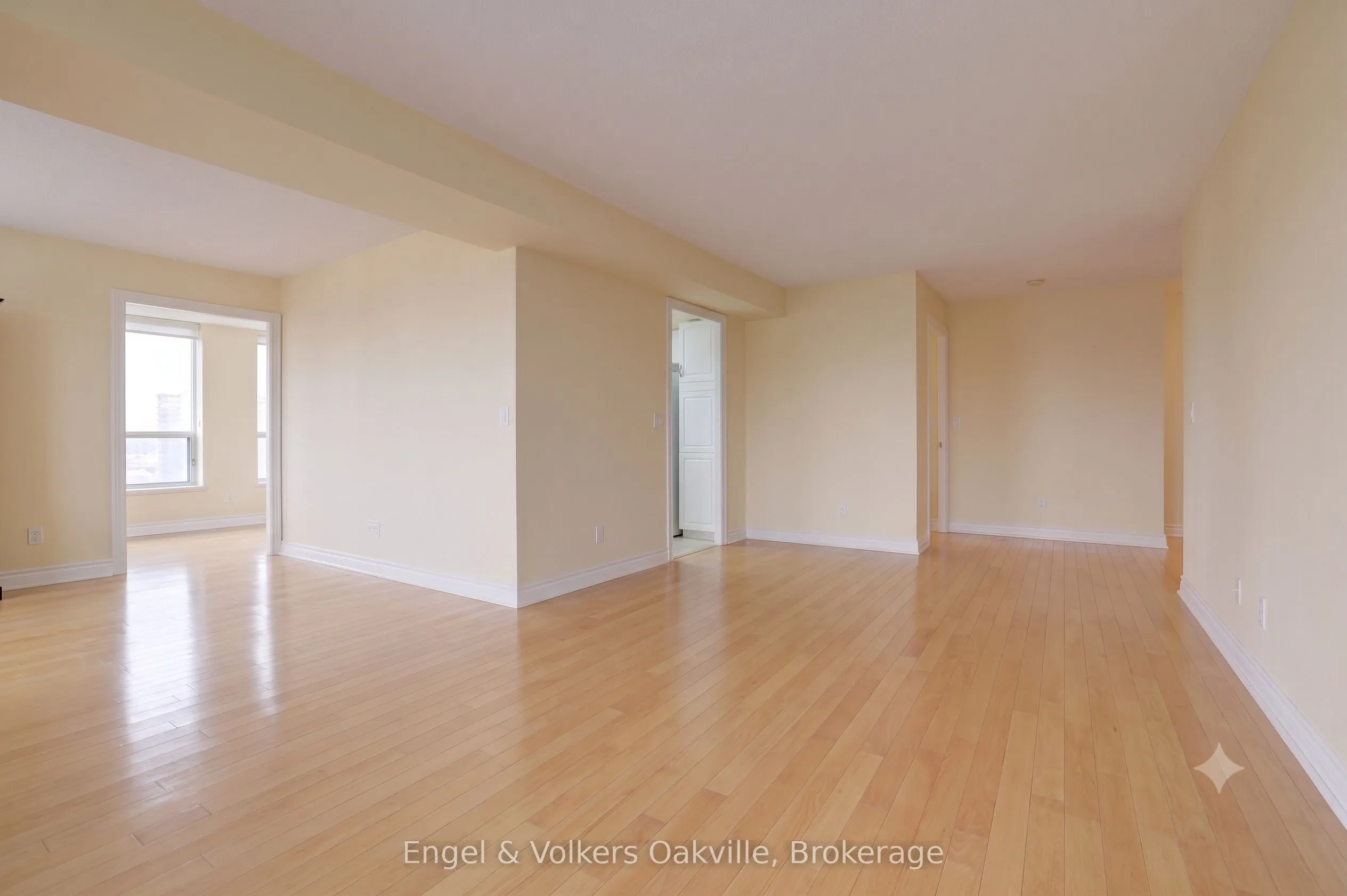 442 Maple Avenue #1402