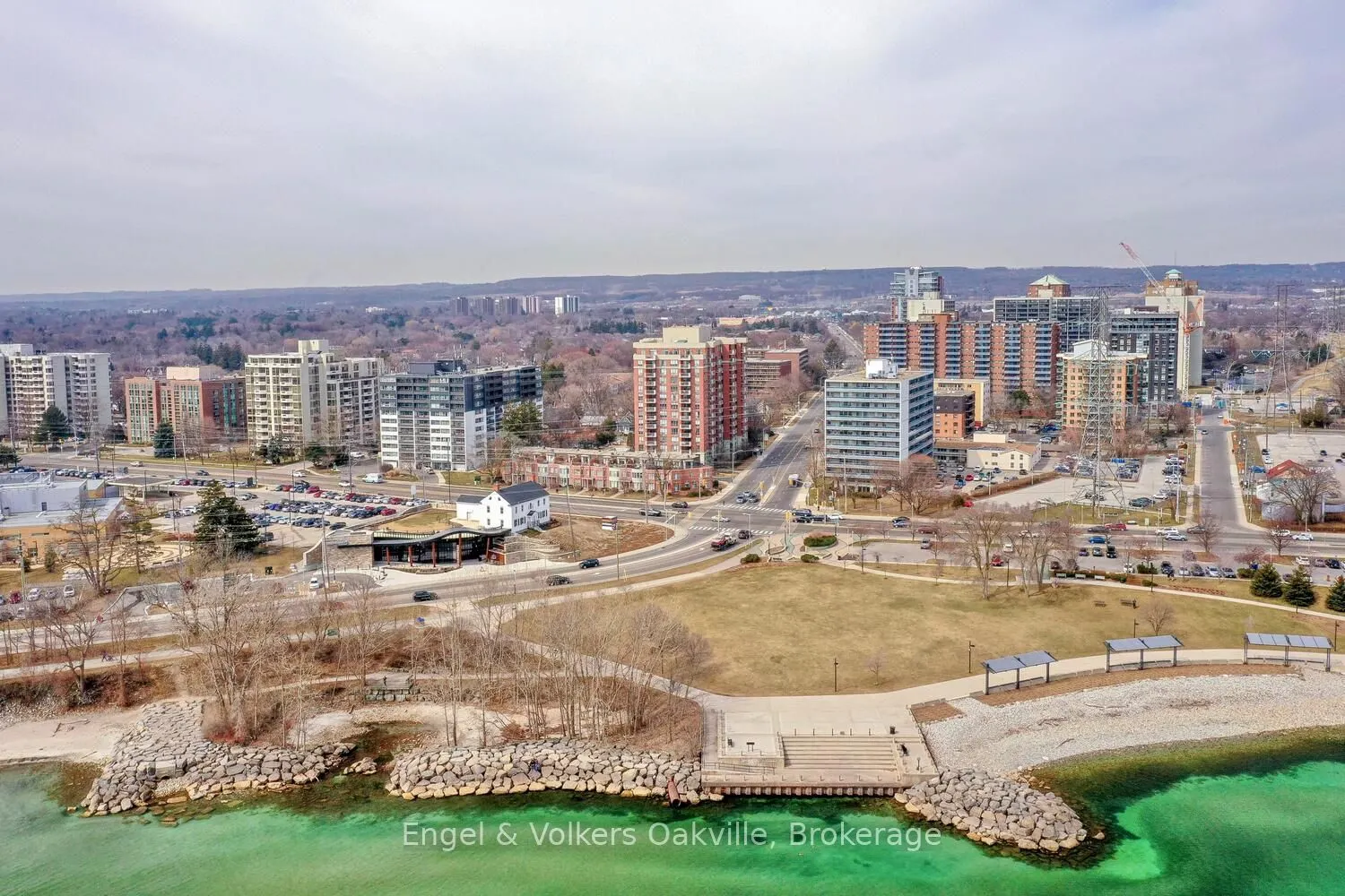 442 Maple Avenue #1402
